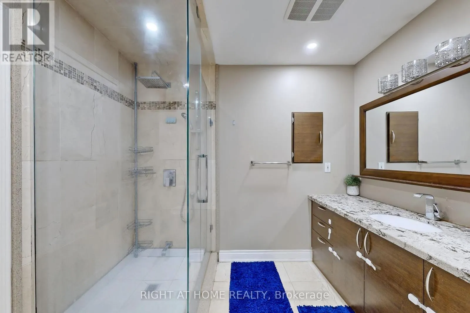 UPPER - 30 CASABEL DRIVE