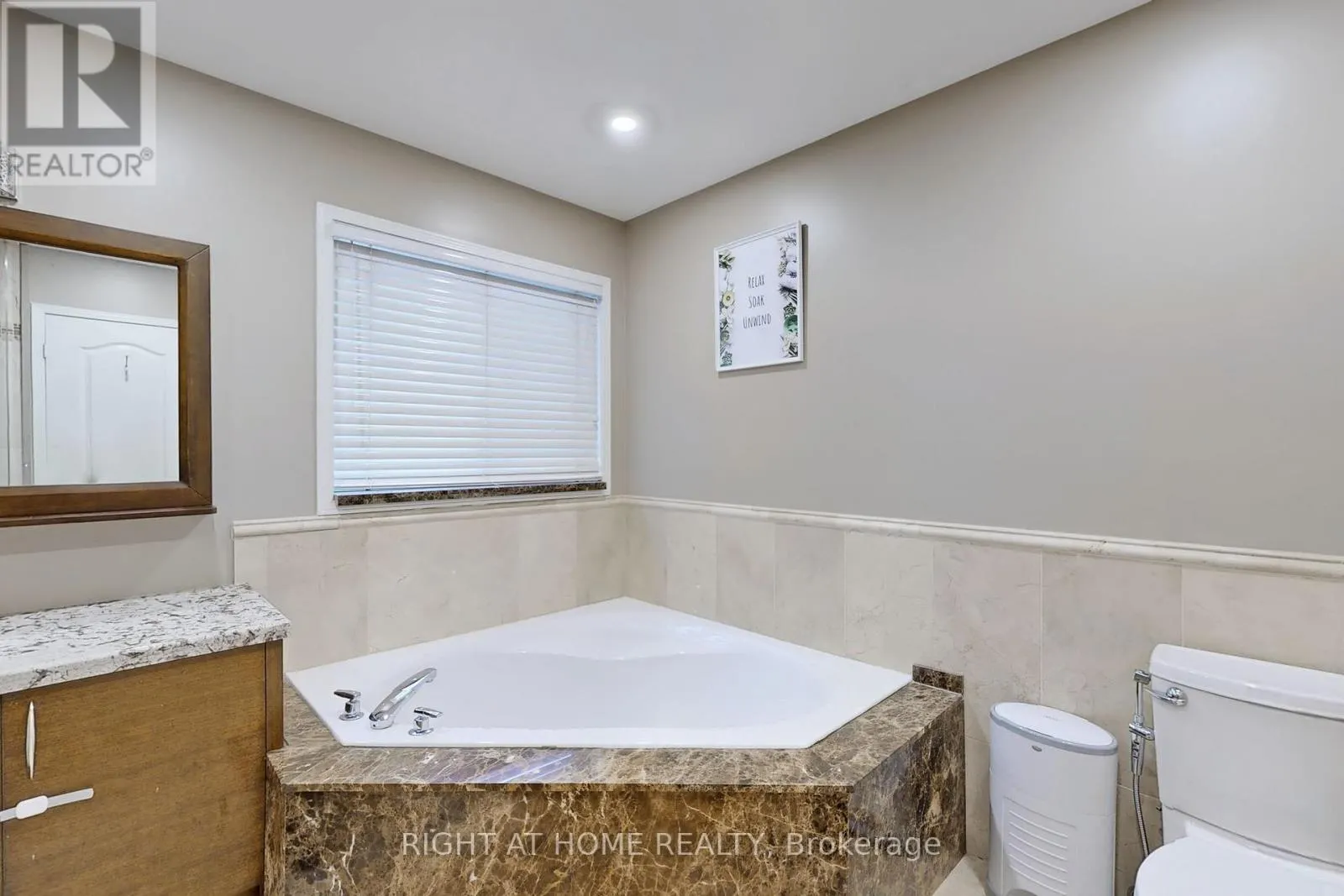 UPPER - 30 CASABEL DRIVE