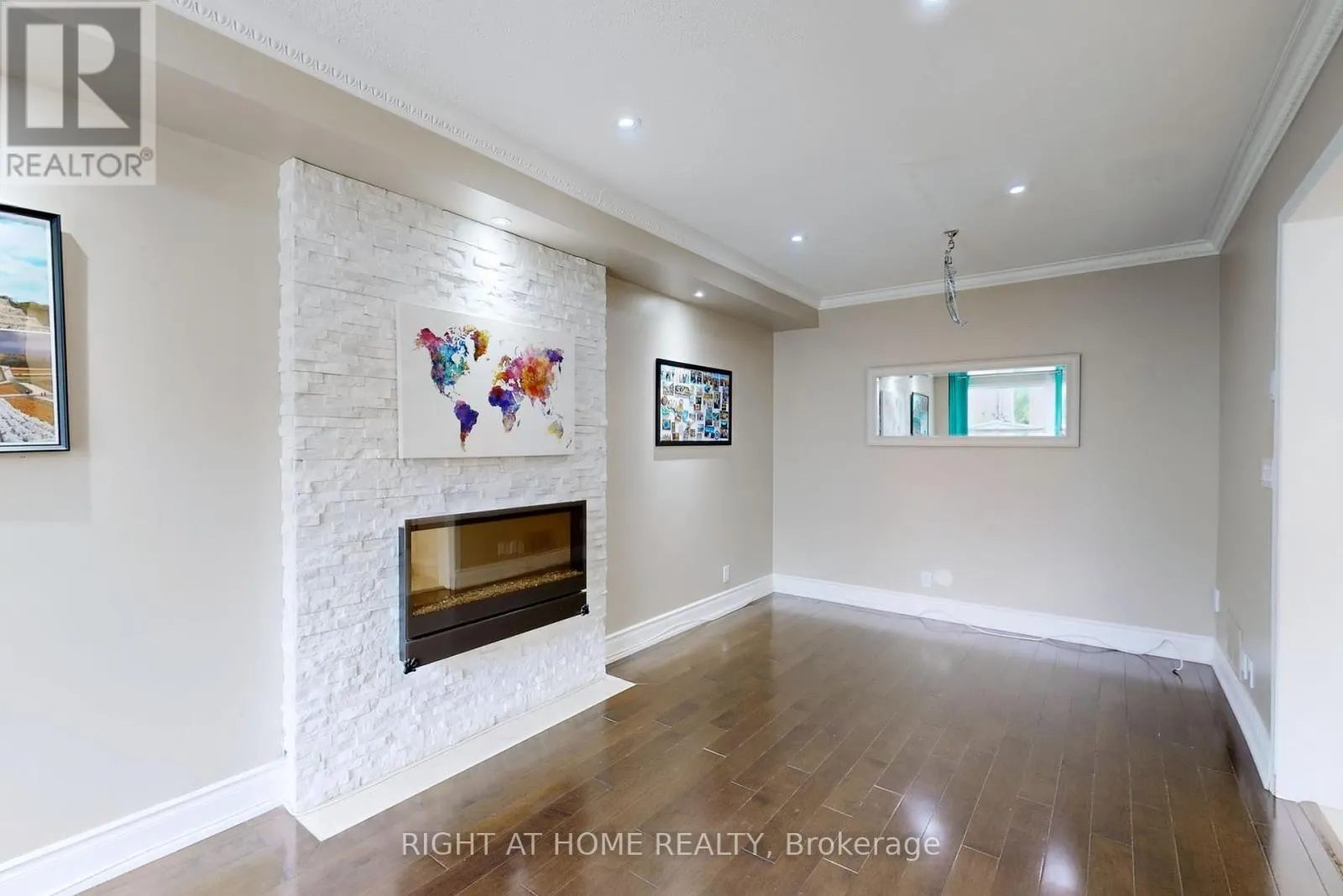 UPPER - 30 CASABEL DRIVE