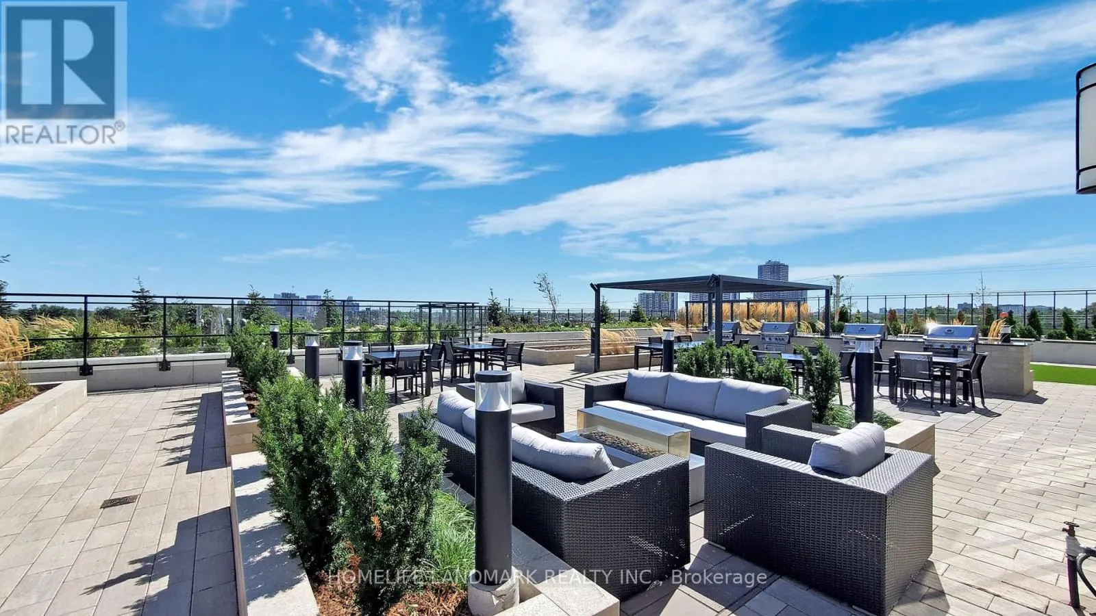 1205 - 1 GRANDVIEW AVENUE