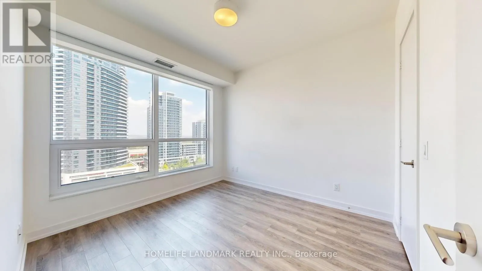 1205 - 1 GRANDVIEW AVENUE