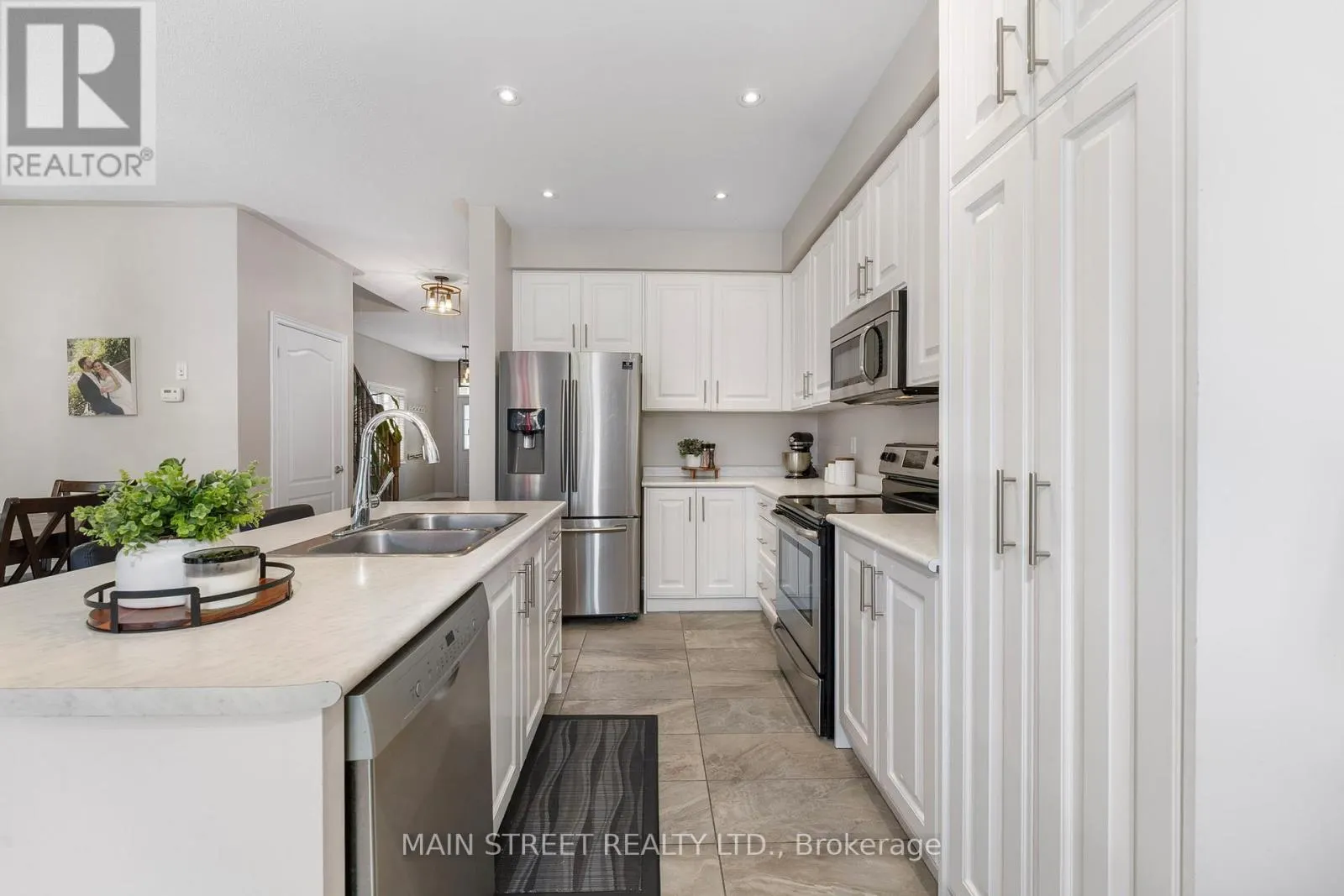 10 PROSSER CRESCENT
