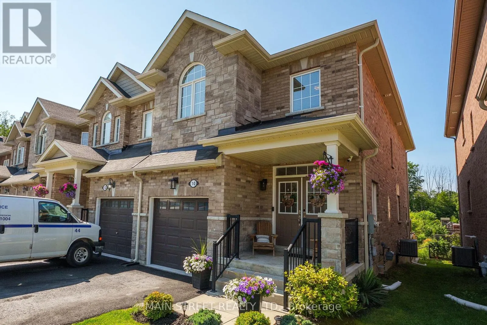 10 PROSSER CRESCENT