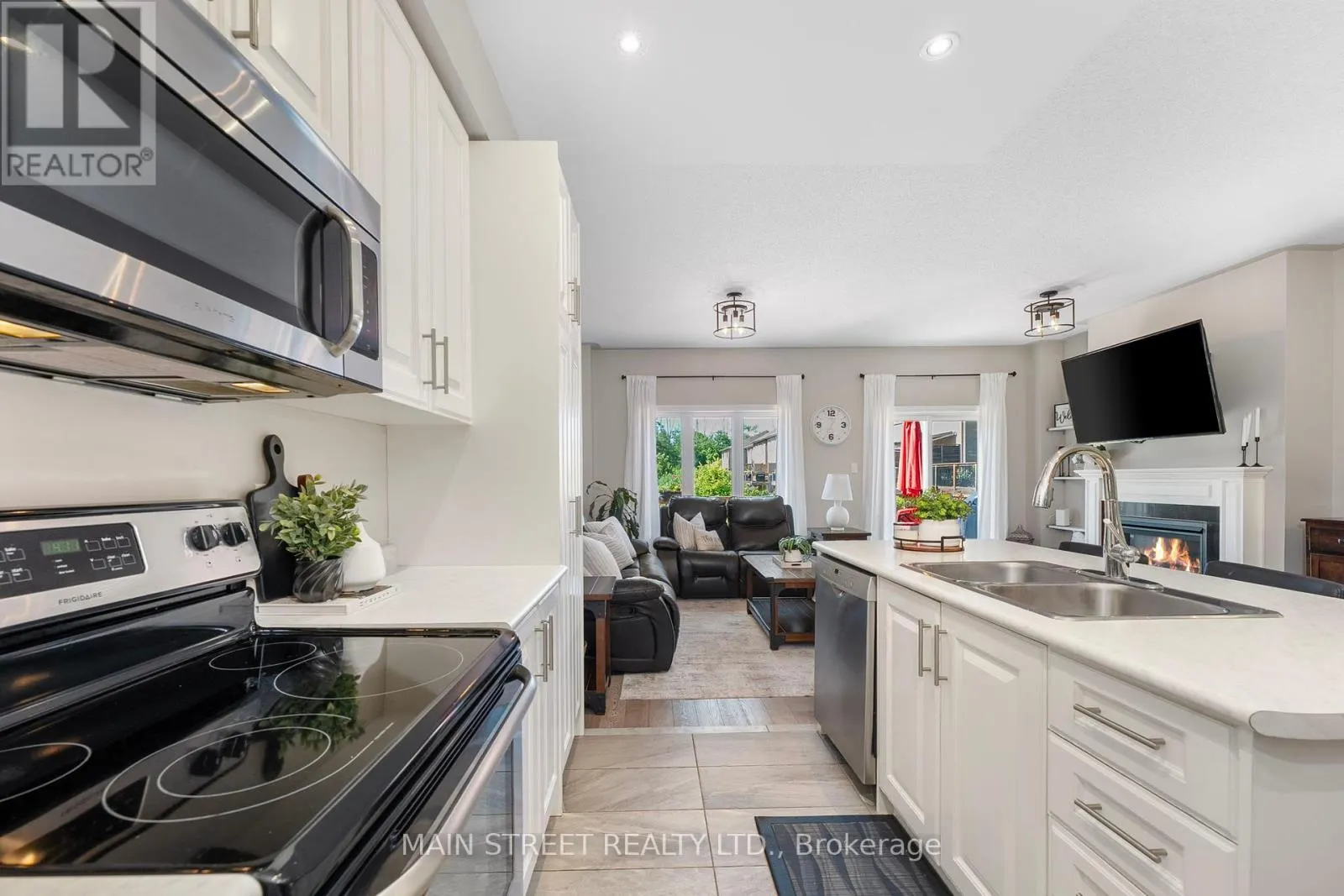 10 PROSSER CRESCENT
