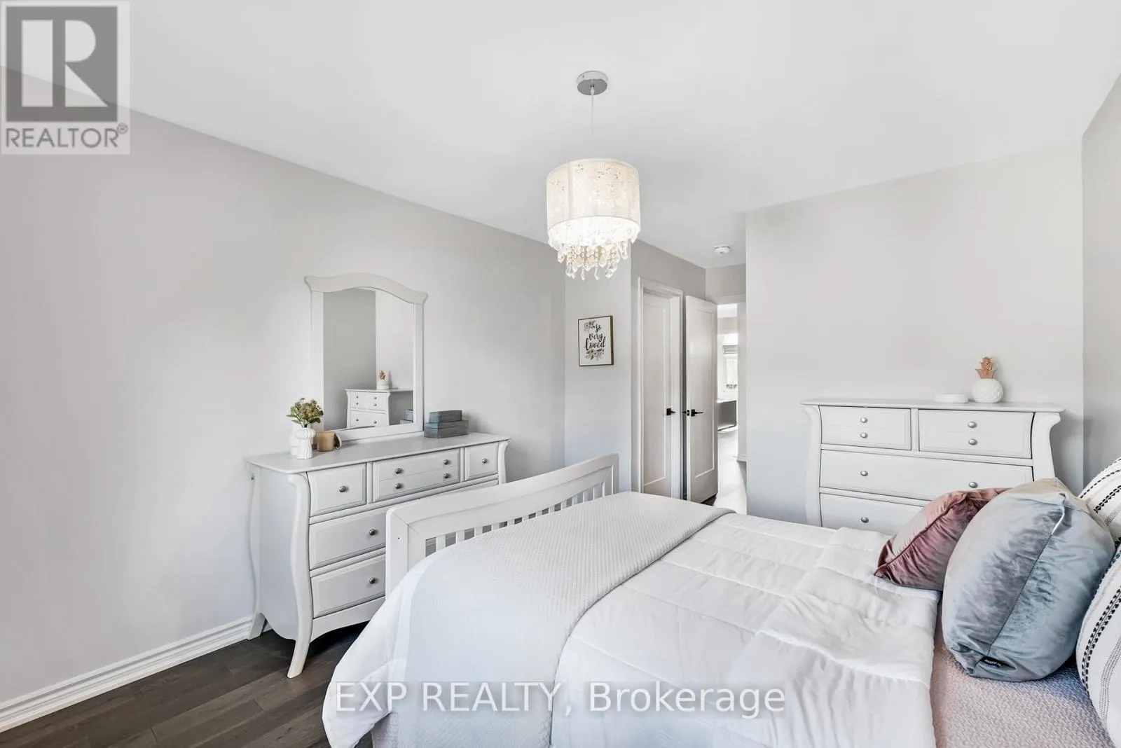 9 GORD MATTHEWS WAY