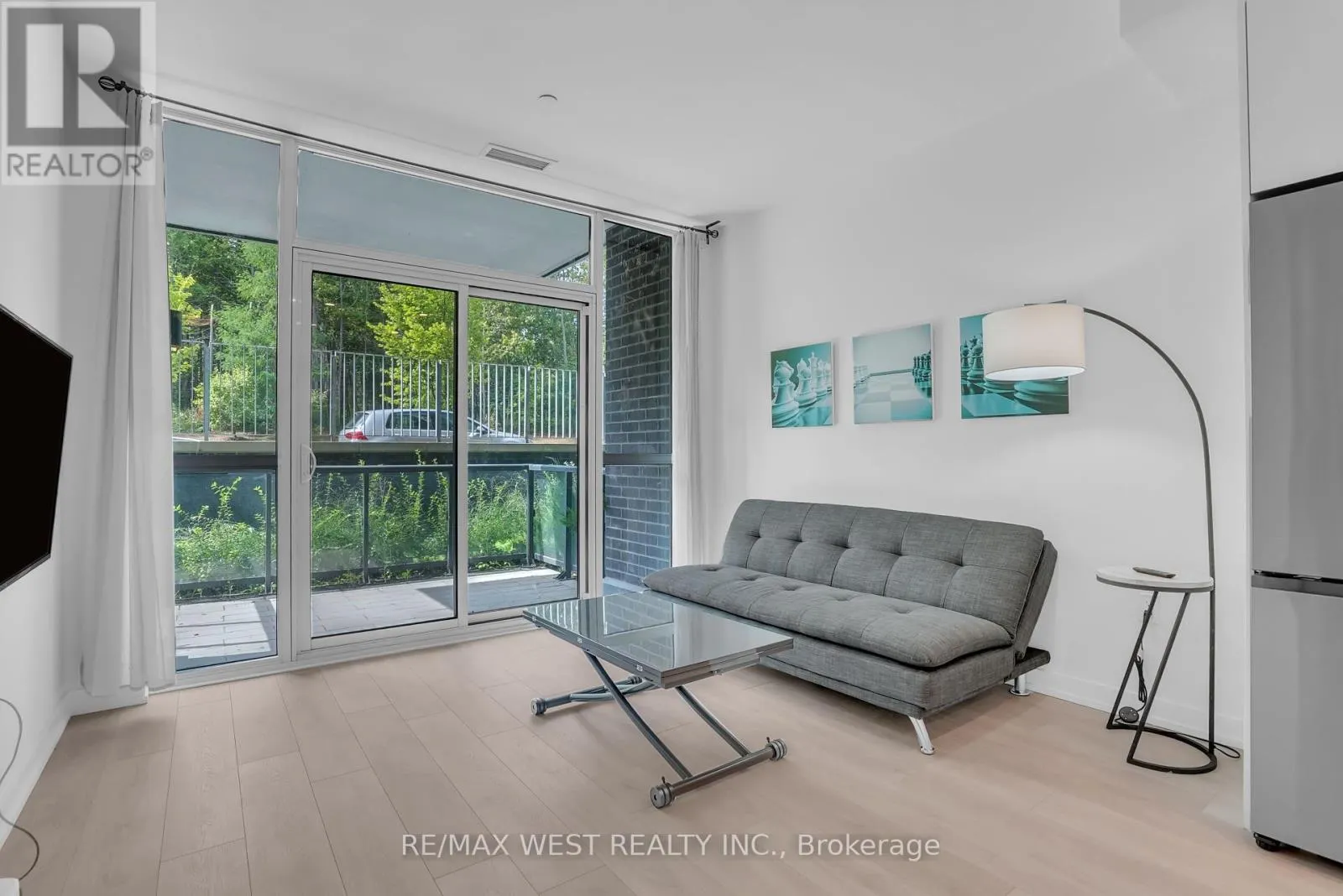 G39 - 415 SEA RAY AVENUE