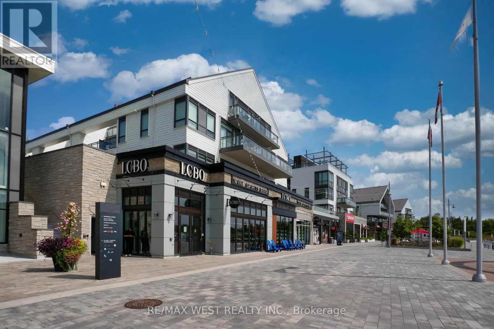 G39 - 415 SEA RAY AVENUE