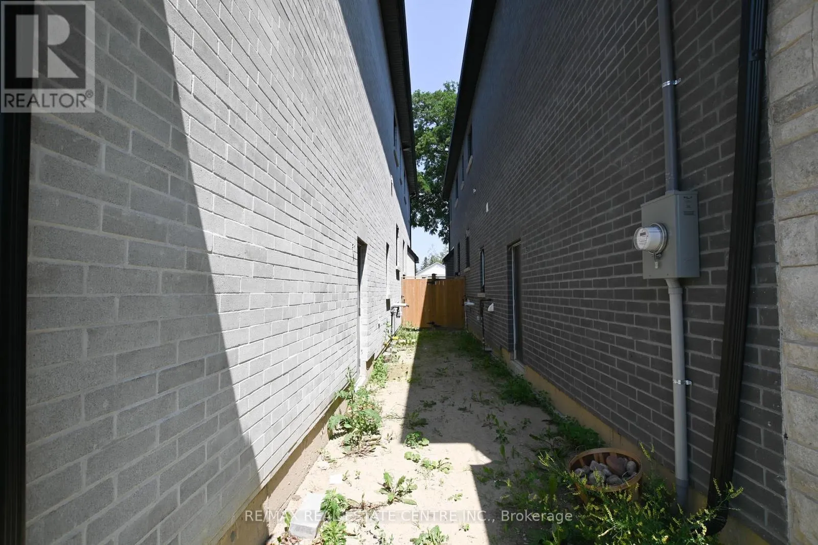 26 RAINBOW DRIVE