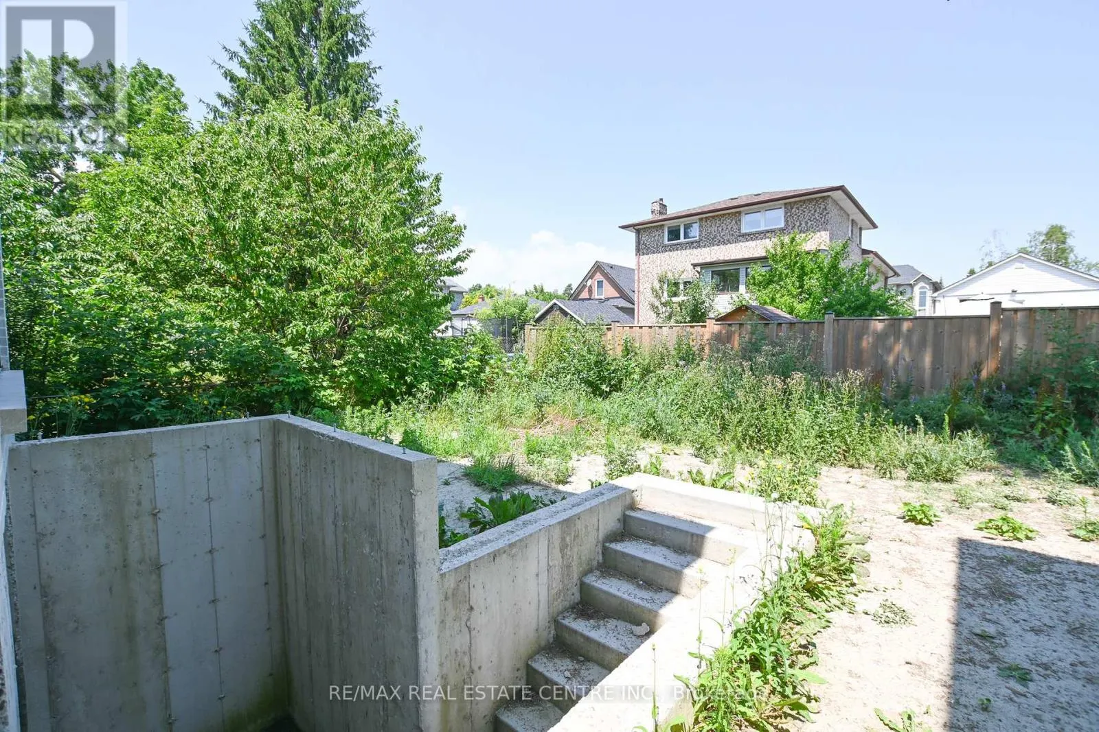 26 RAINBOW DRIVE
