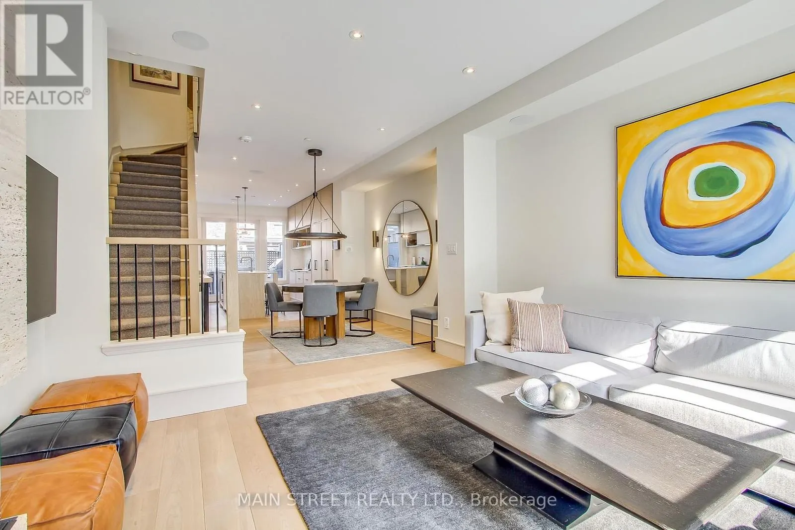 27 - 12 POWSELAND CRESCENT