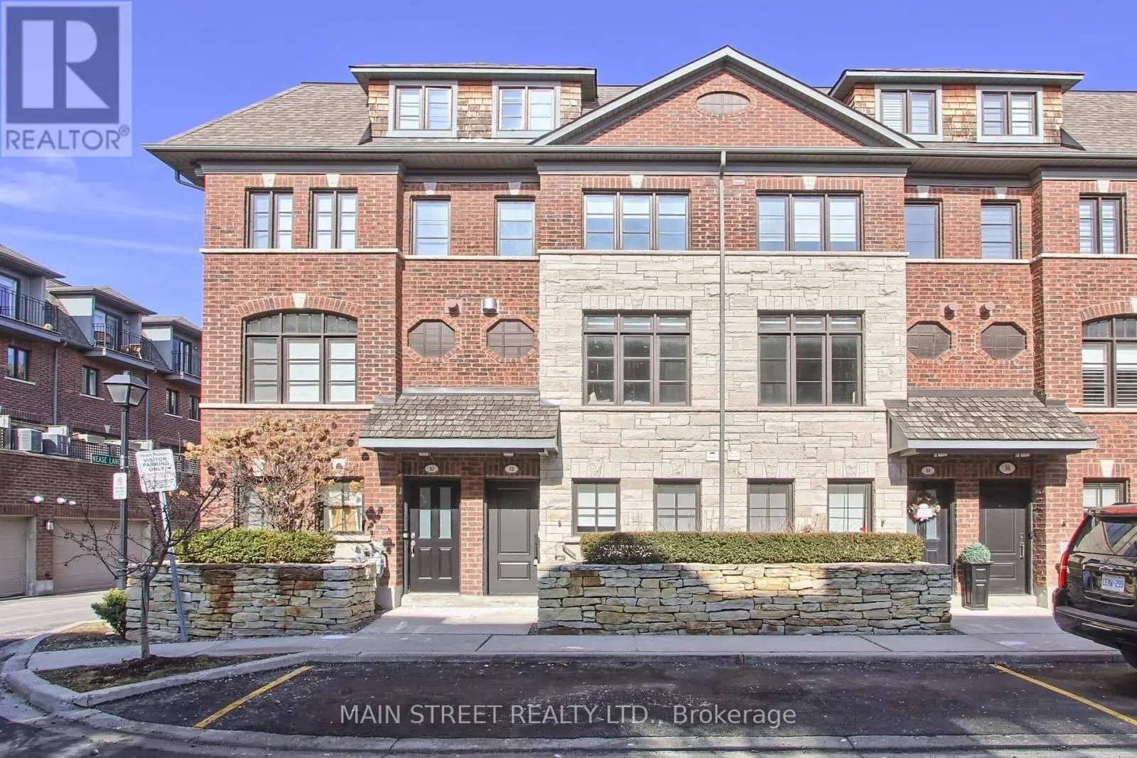27 - 12 POWSELAND CRESCENT