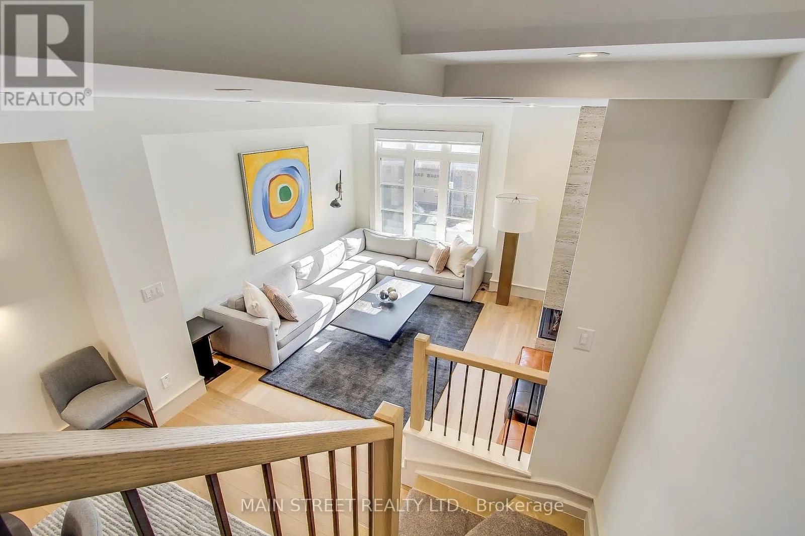 27 - 12 POWSELAND CRESCENT