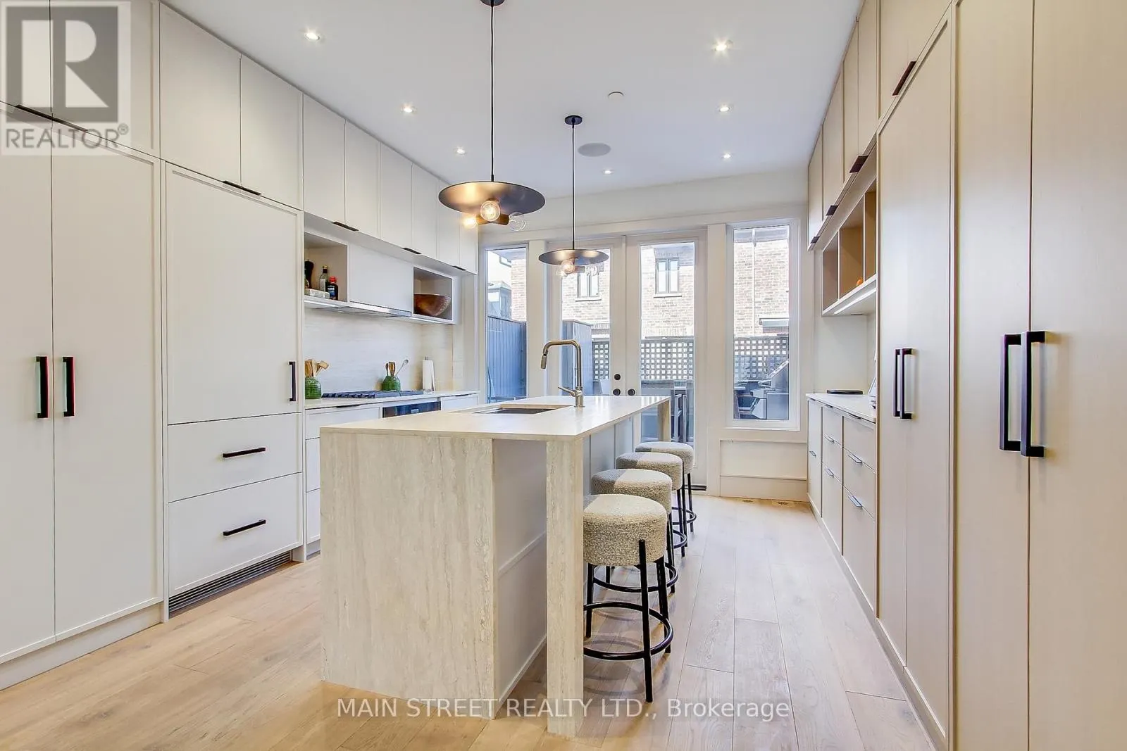 27 - 12 POWSELAND CRESCENT