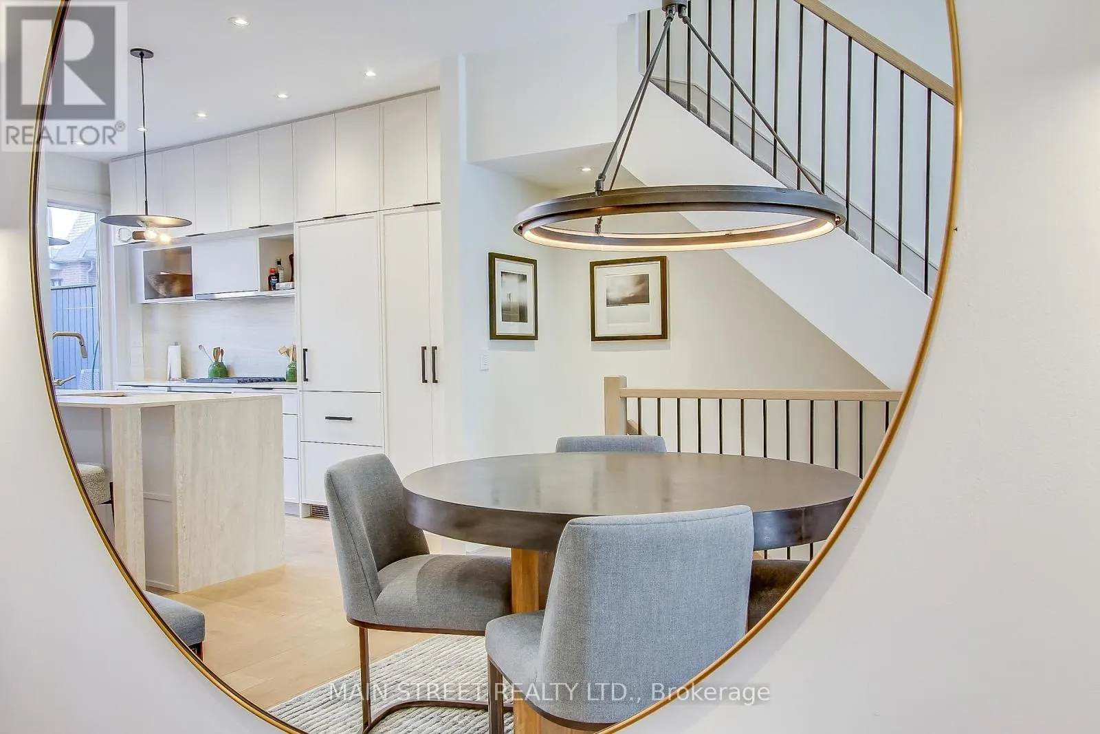 27 - 12 POWSELAND CRESCENT