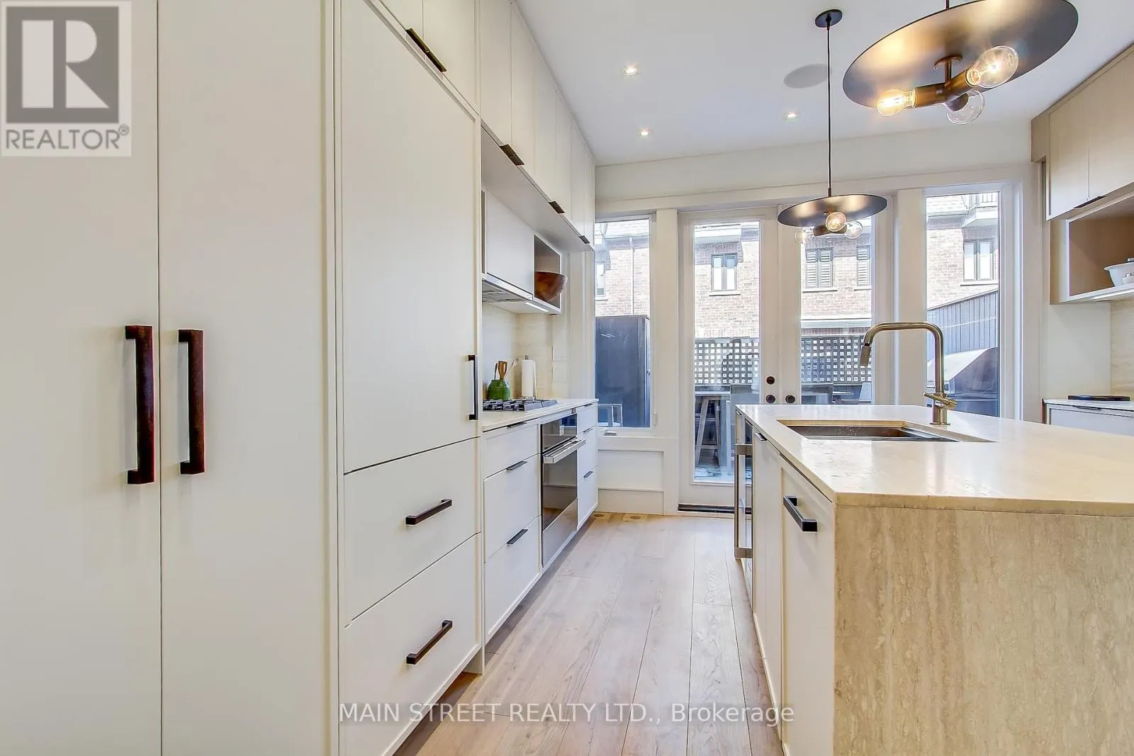 27 - 12 POWSELAND CRESCENT
