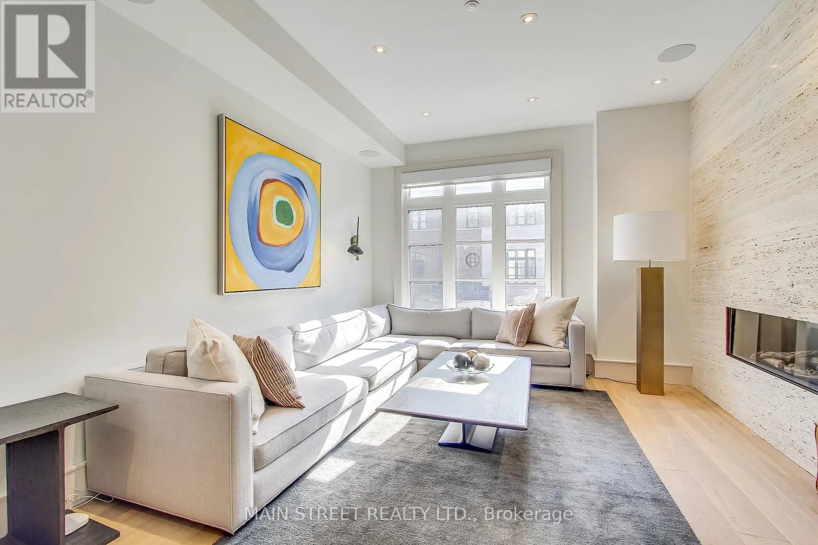 27 - 12 POWSELAND CRESCENT