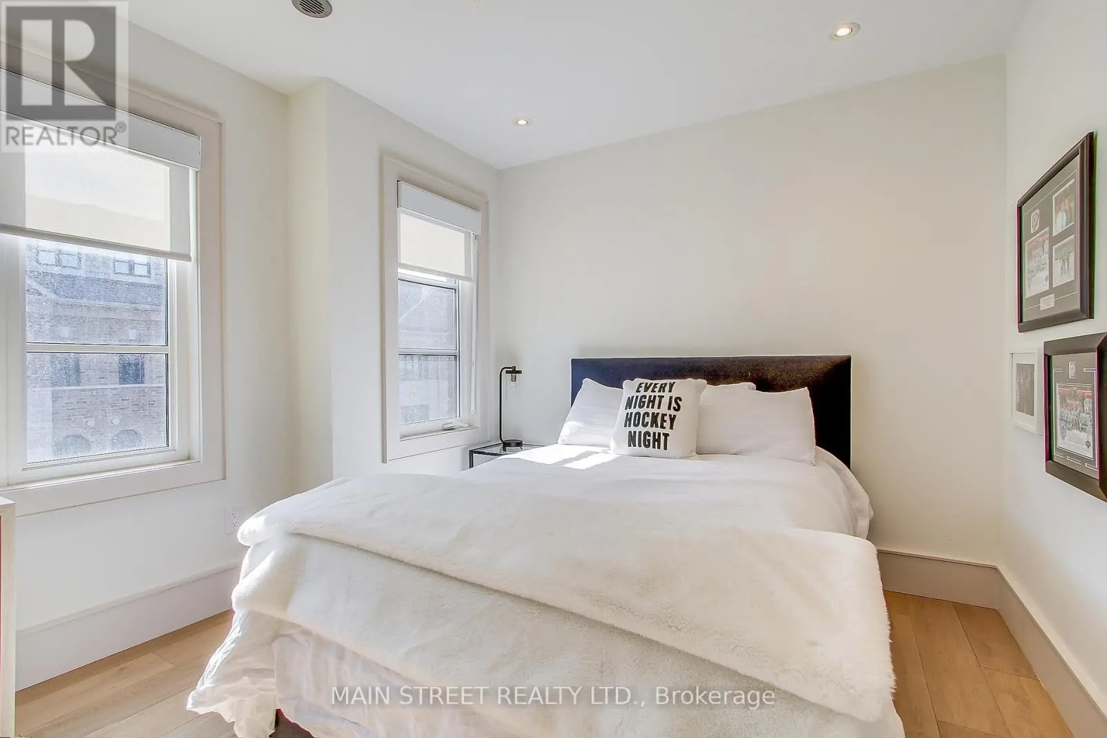 27 - 12 POWSELAND CRESCENT