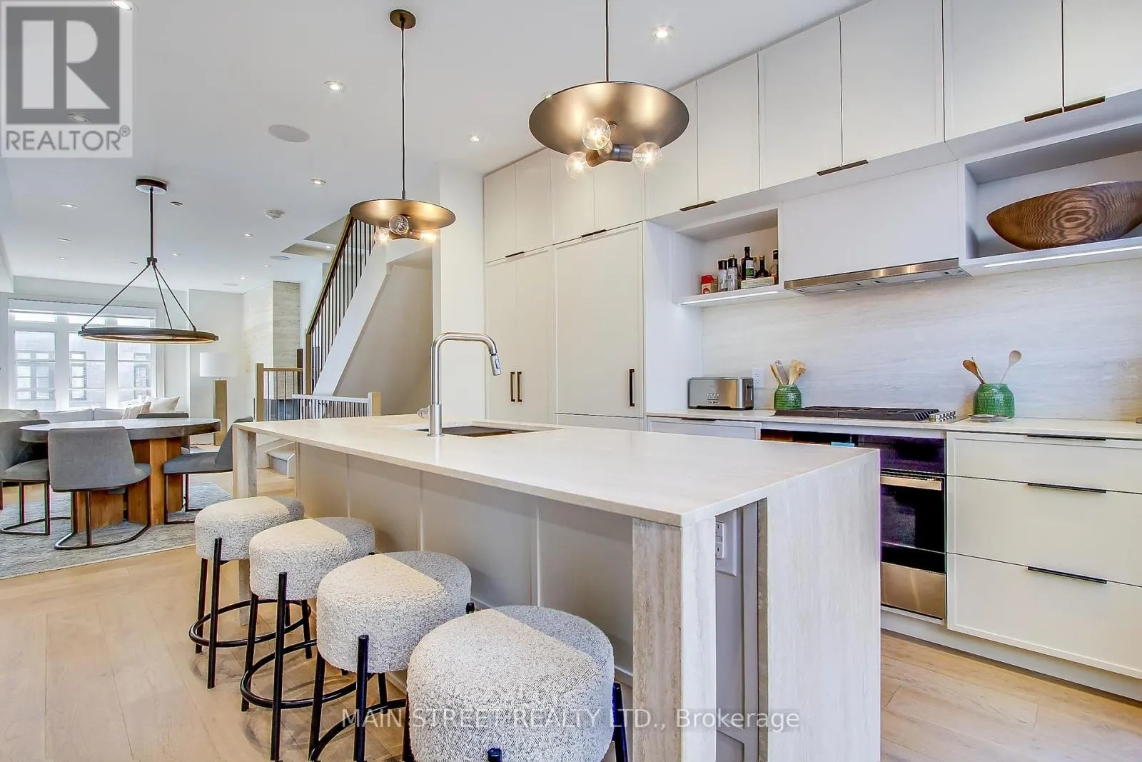 27 - 12 POWSELAND CRESCENT