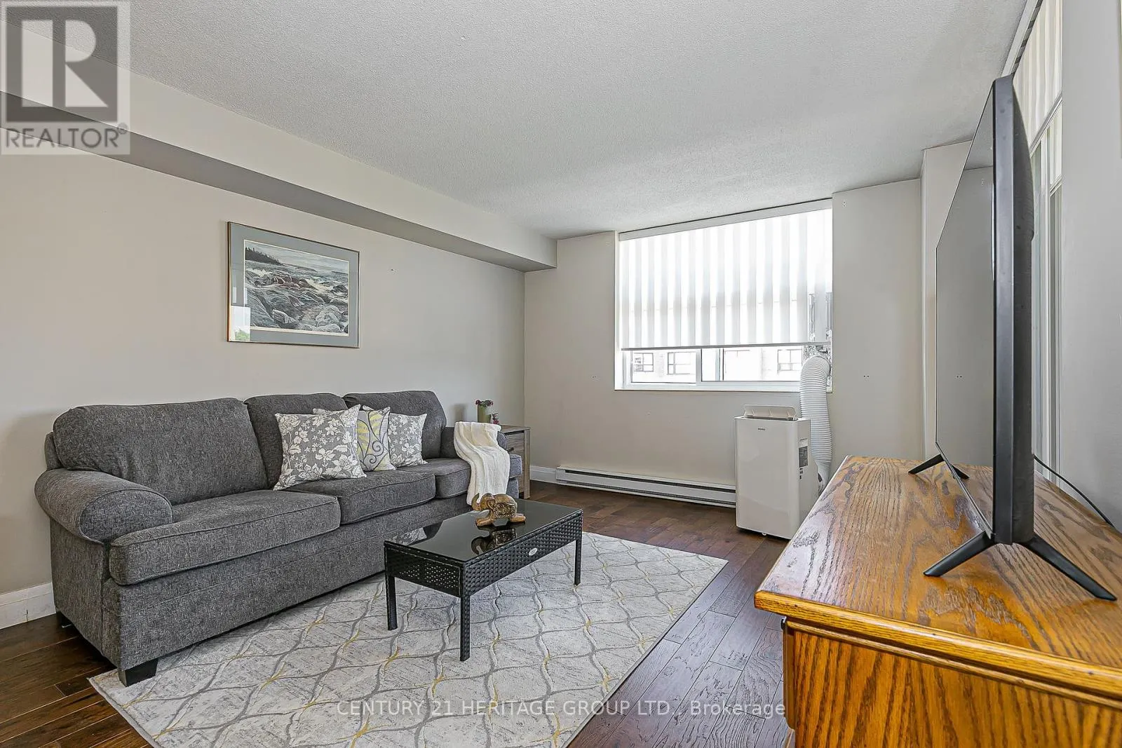 712 - 260 DAVIS DRIVE