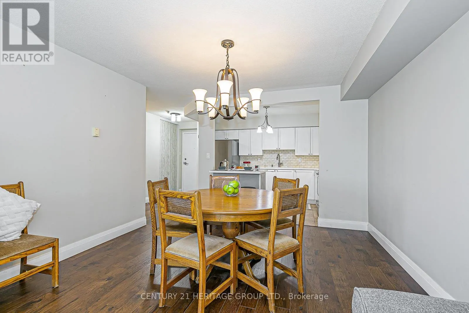 712 - 260 DAVIS DRIVE
