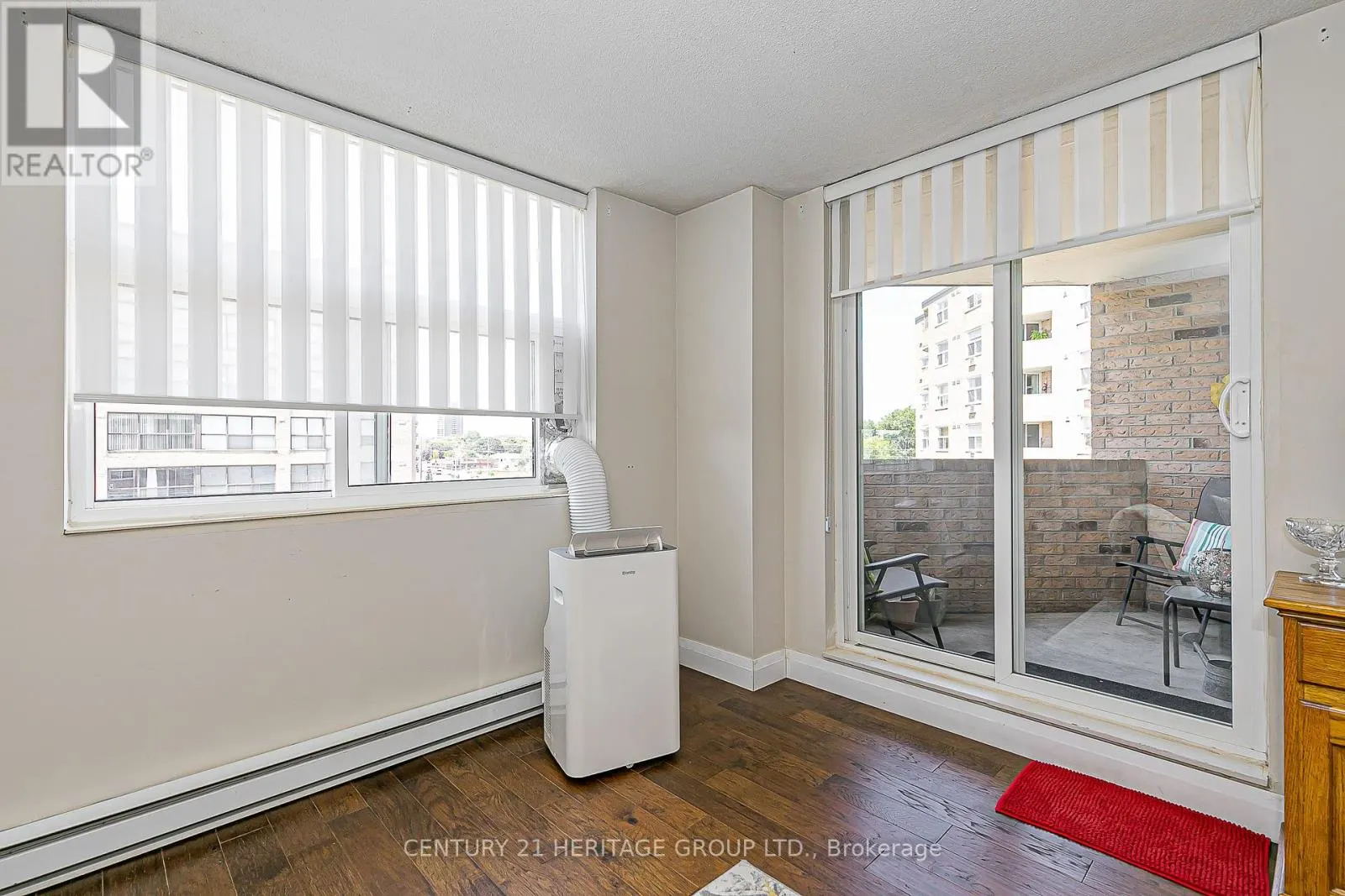 712 - 260 DAVIS DRIVE
