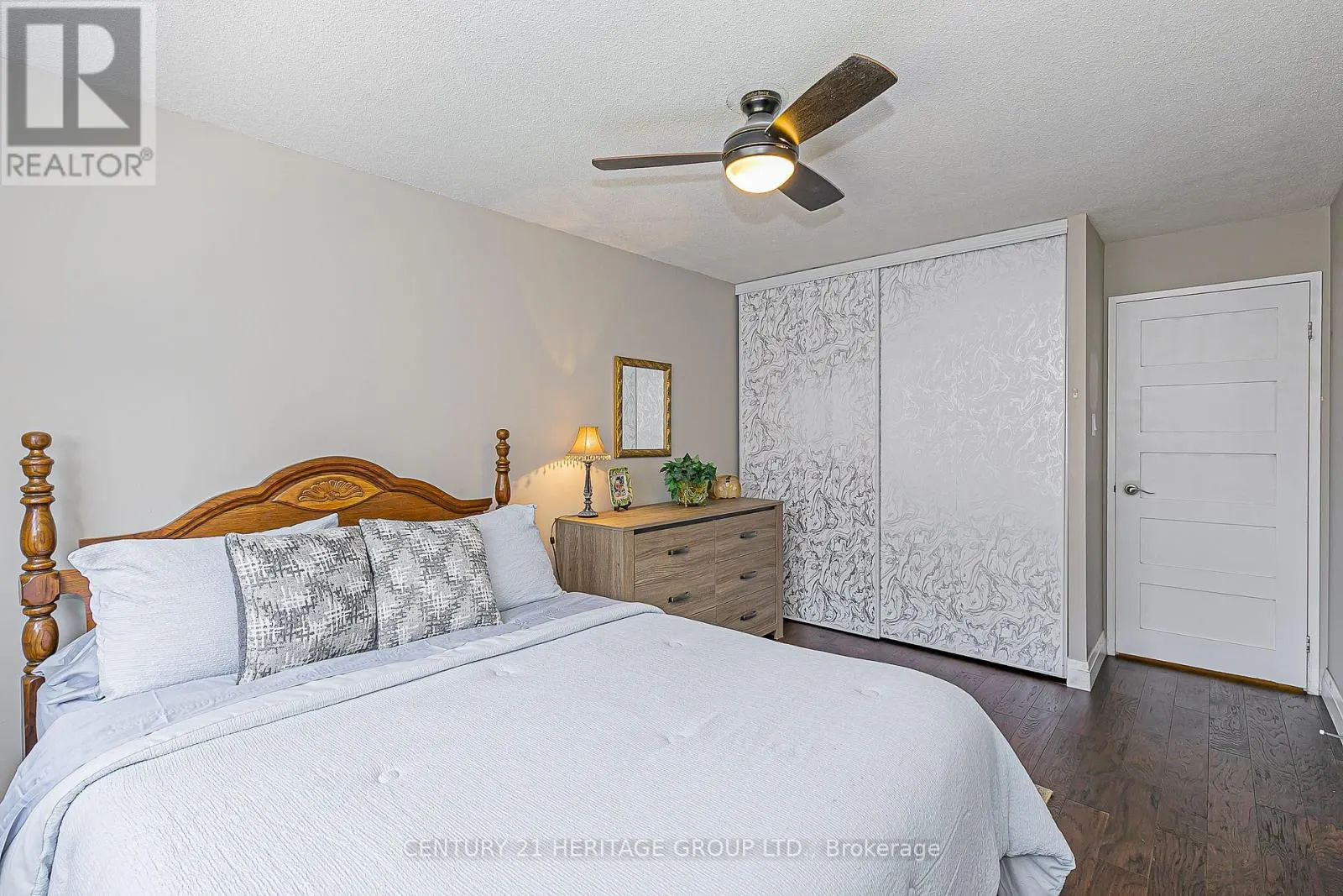 712 - 260 DAVIS DRIVE