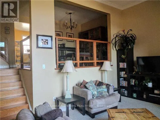 6 HEPWORTH WAY