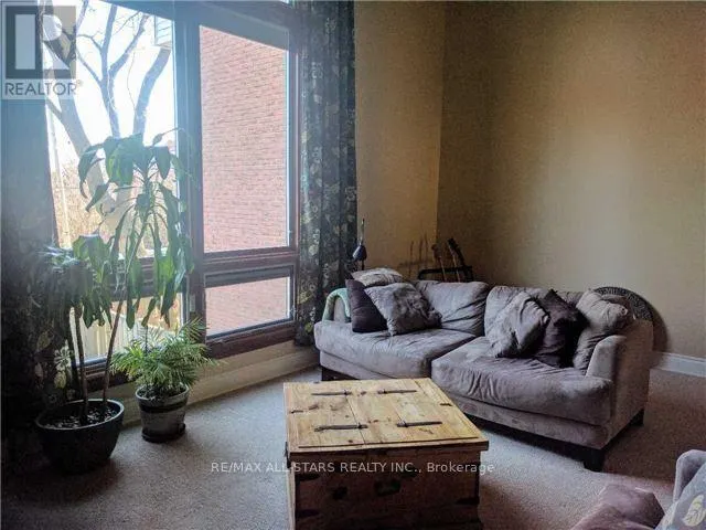 6 HEPWORTH WAY
