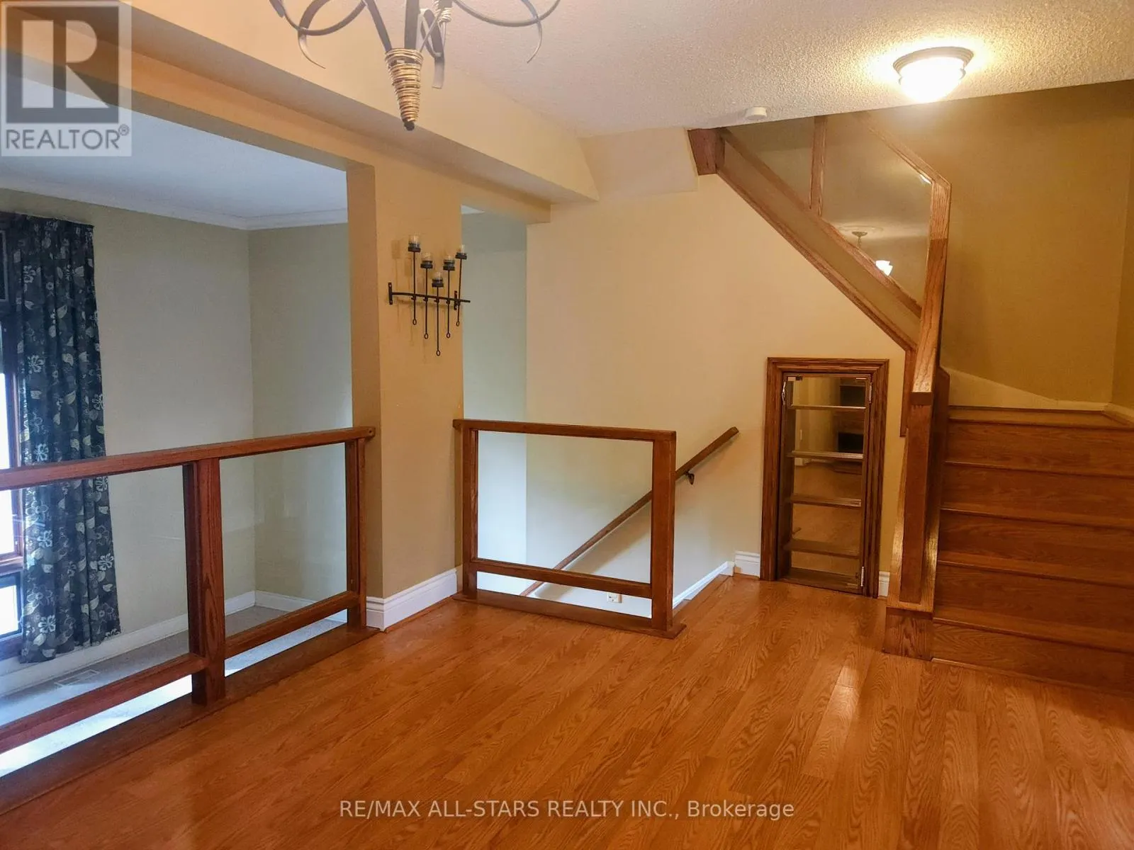 6 HEPWORTH WAY