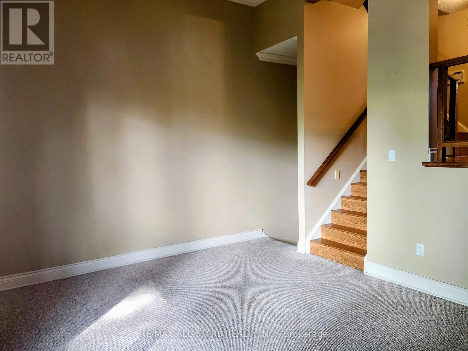 6 HEPWORTH WAY
