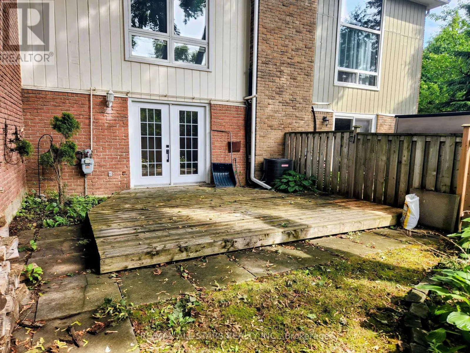 6 HEPWORTH WAY