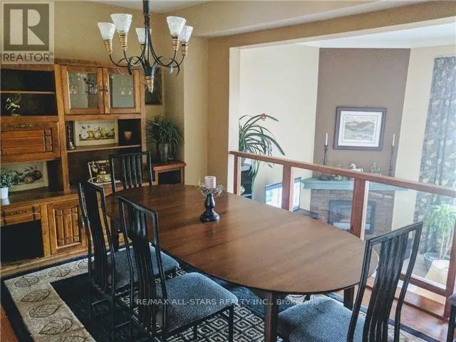 6 HEPWORTH WAY