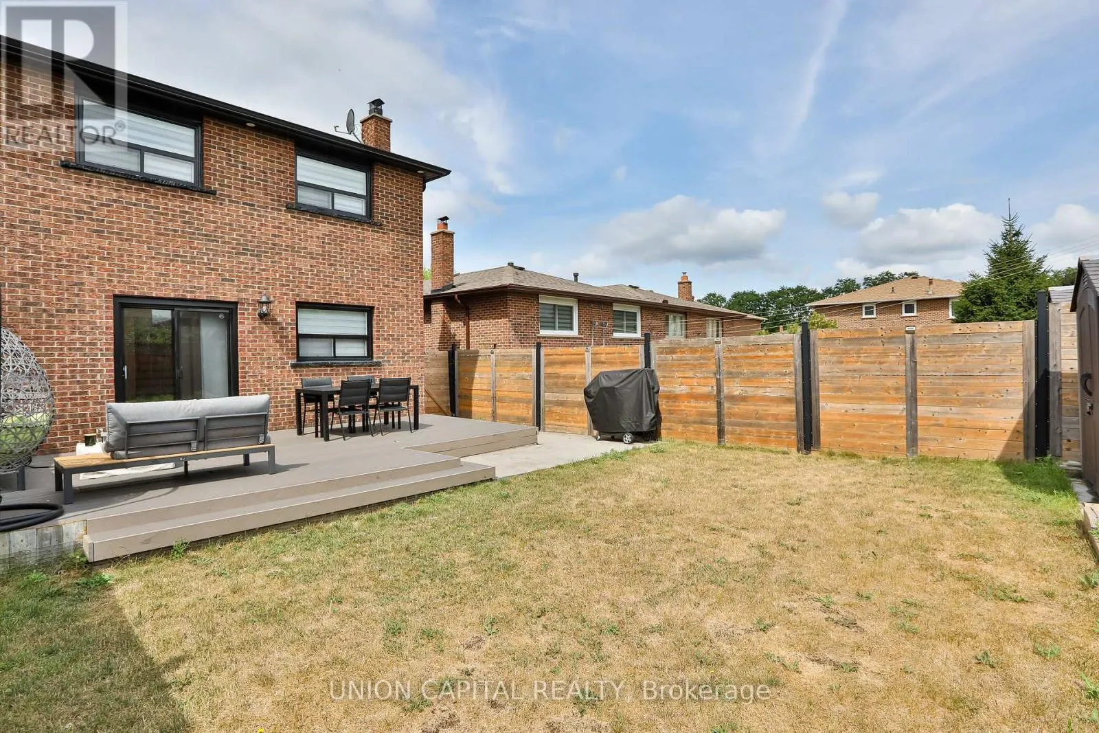 21 AVON CRESCENT
