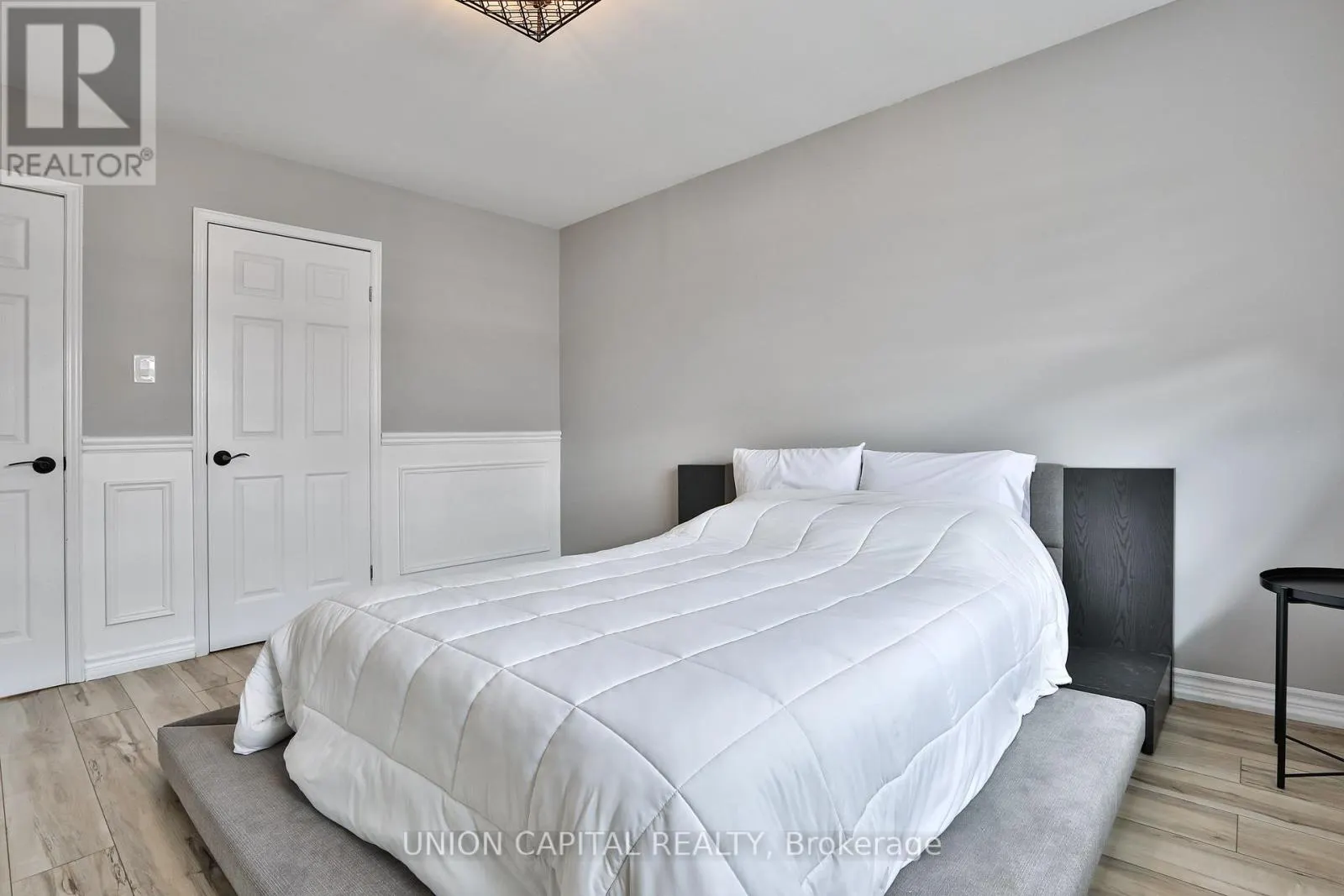 21 AVON CRESCENT
