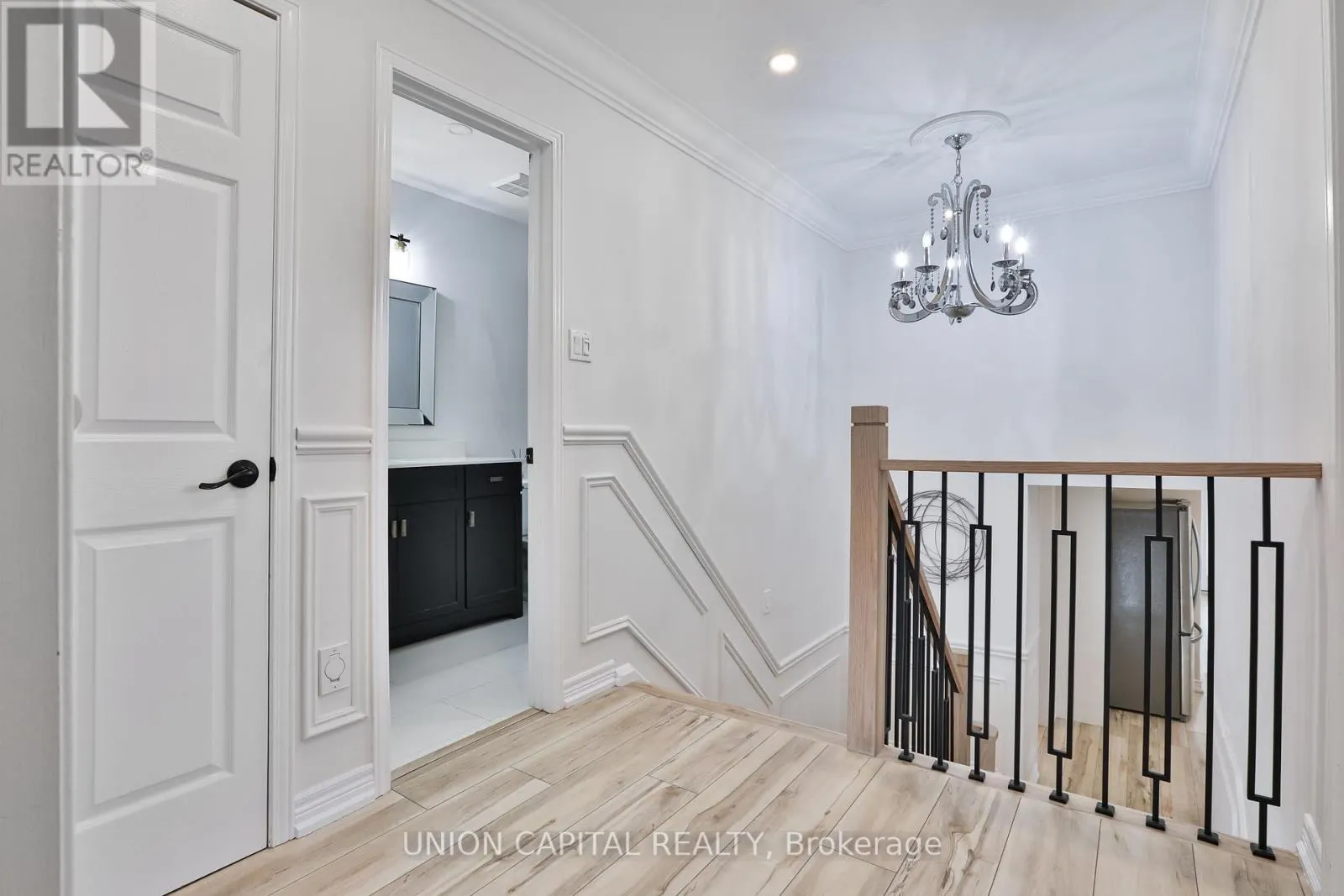21 AVON CRESCENT
