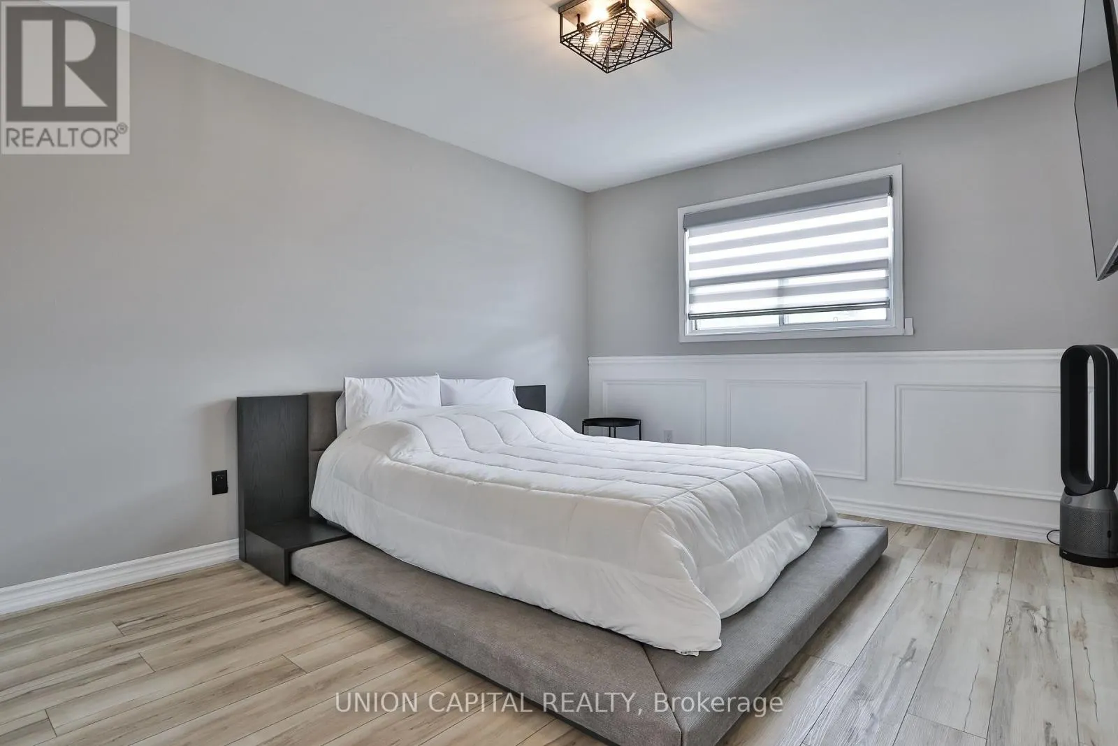 21 AVON CRESCENT