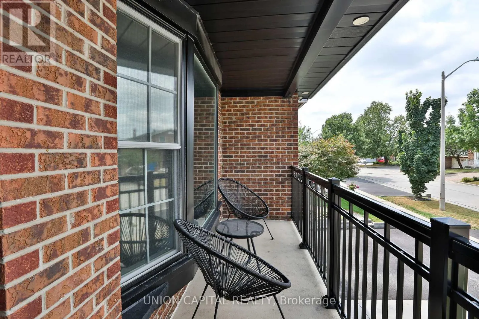 21 AVON CRESCENT