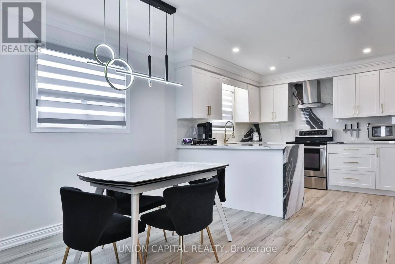21 AVON CRESCENT