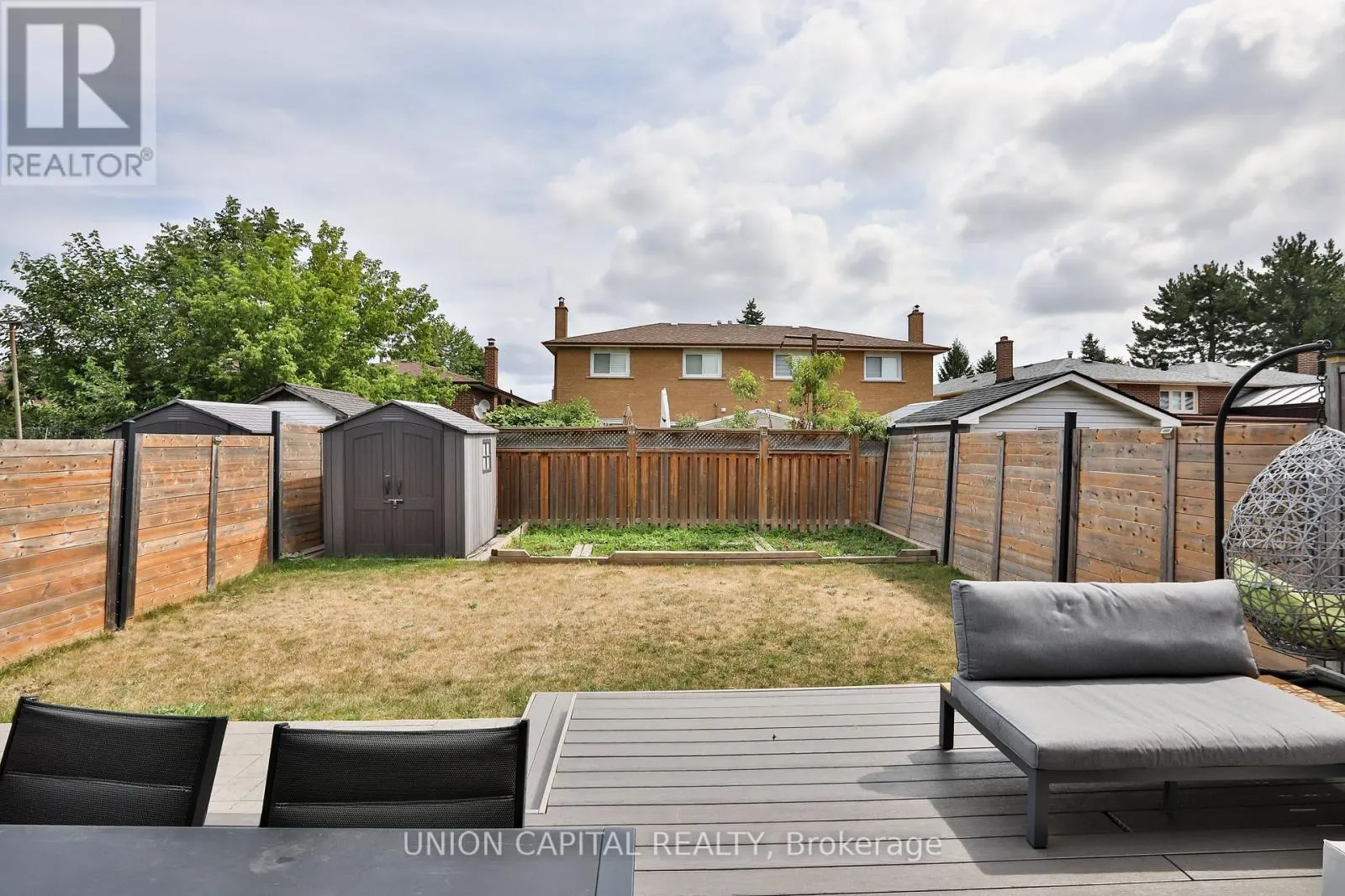 21 AVON CRESCENT