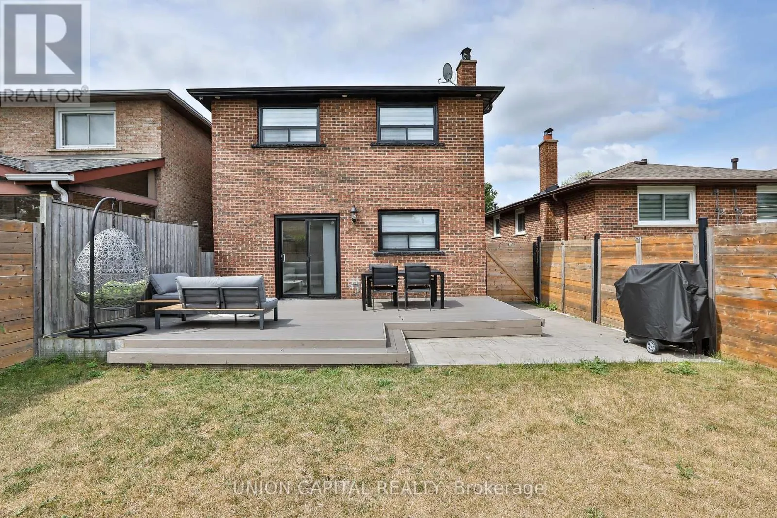 21 AVON CRESCENT