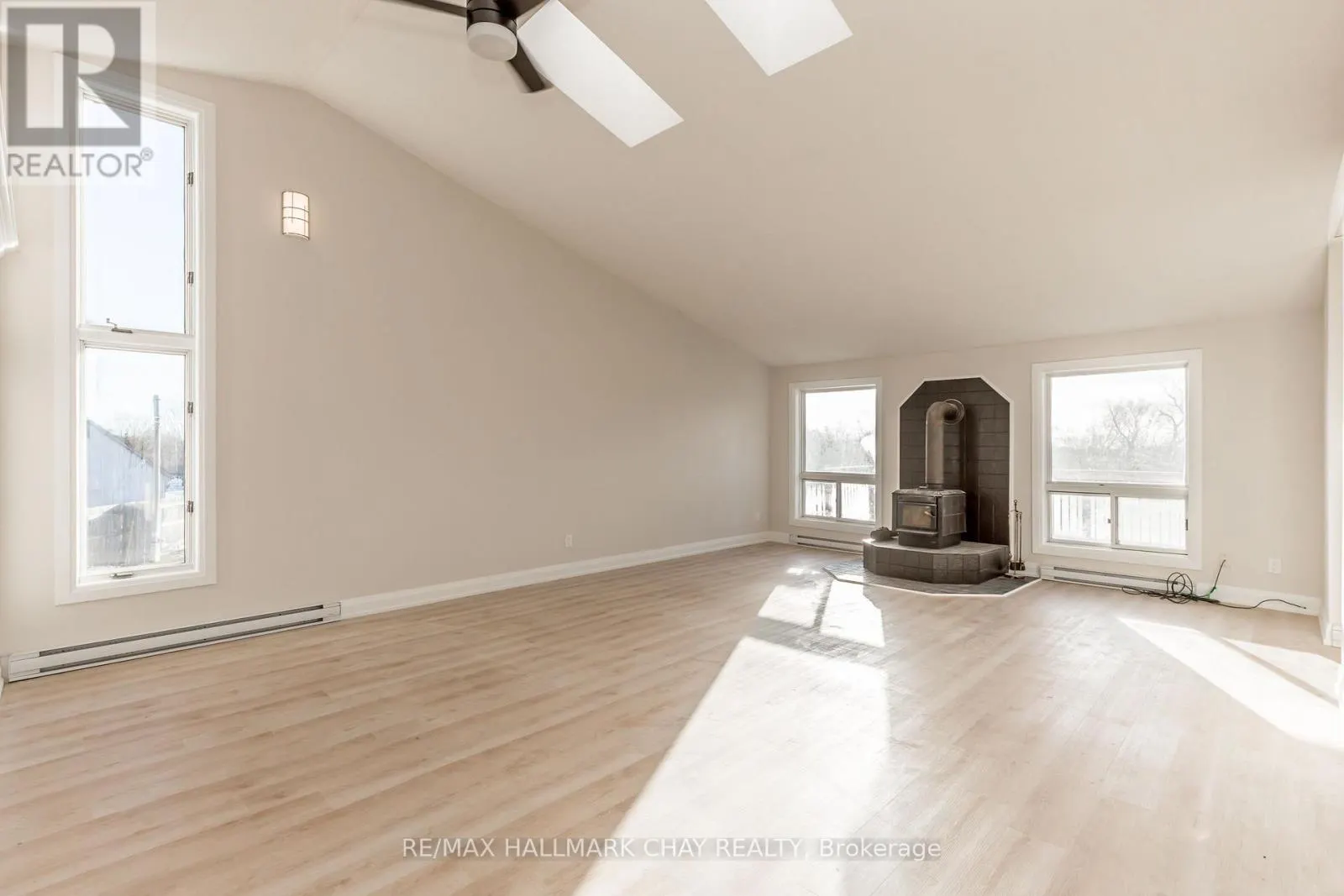 UPPER - 3993 STOUFFVILLE ROAD