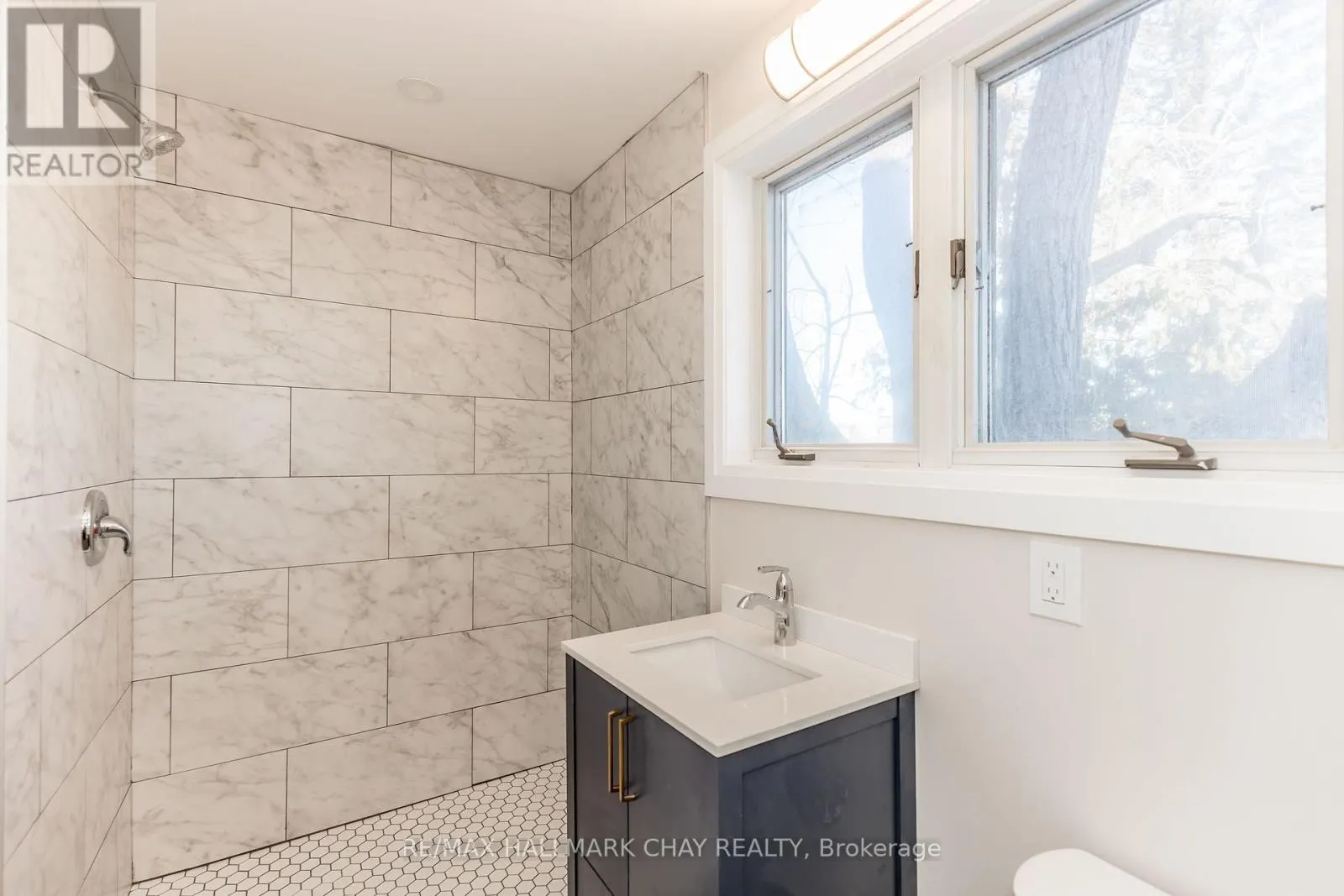 UPPER - 3993 STOUFFVILLE ROAD