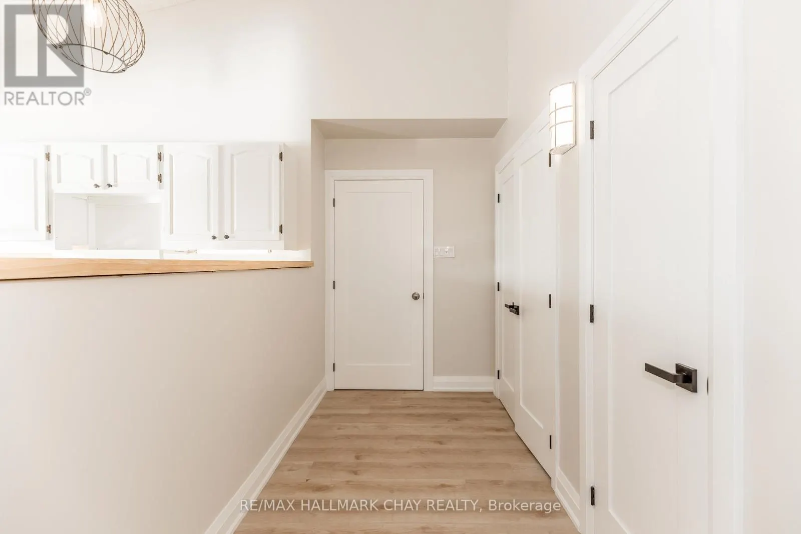 UPPER - 3993 STOUFFVILLE ROAD