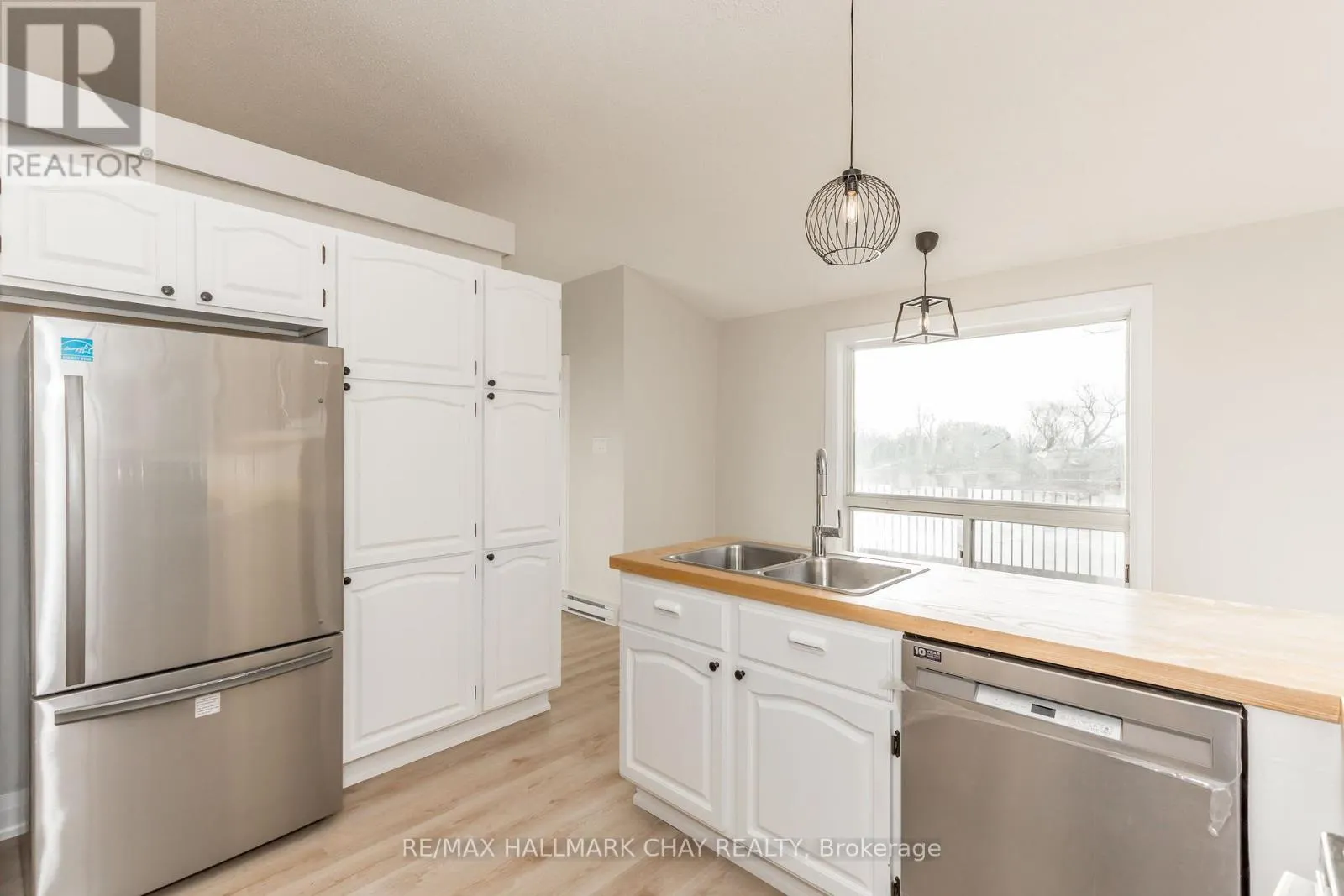 UPPER - 3993 STOUFFVILLE ROAD