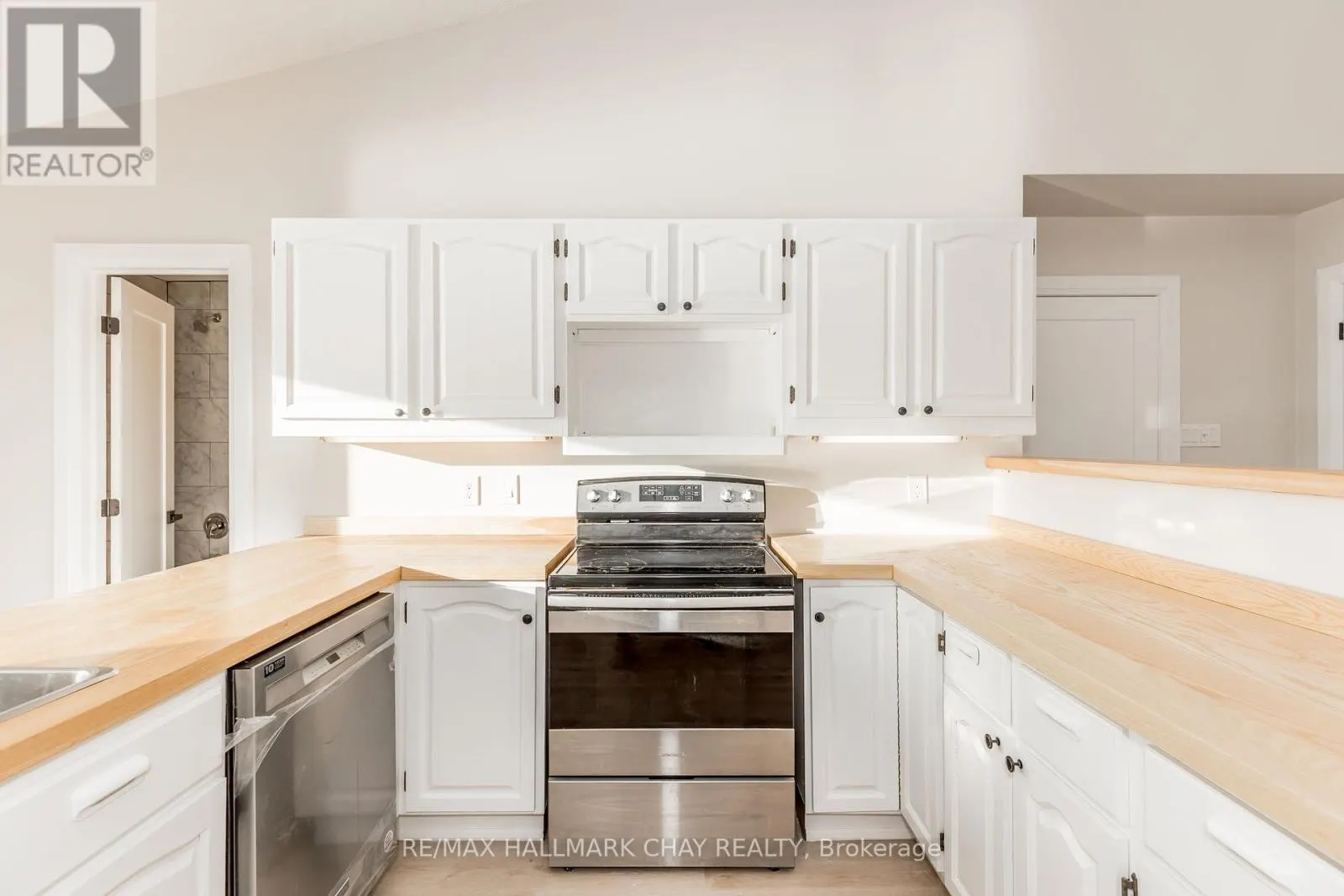 UPPER - 3993 STOUFFVILLE ROAD