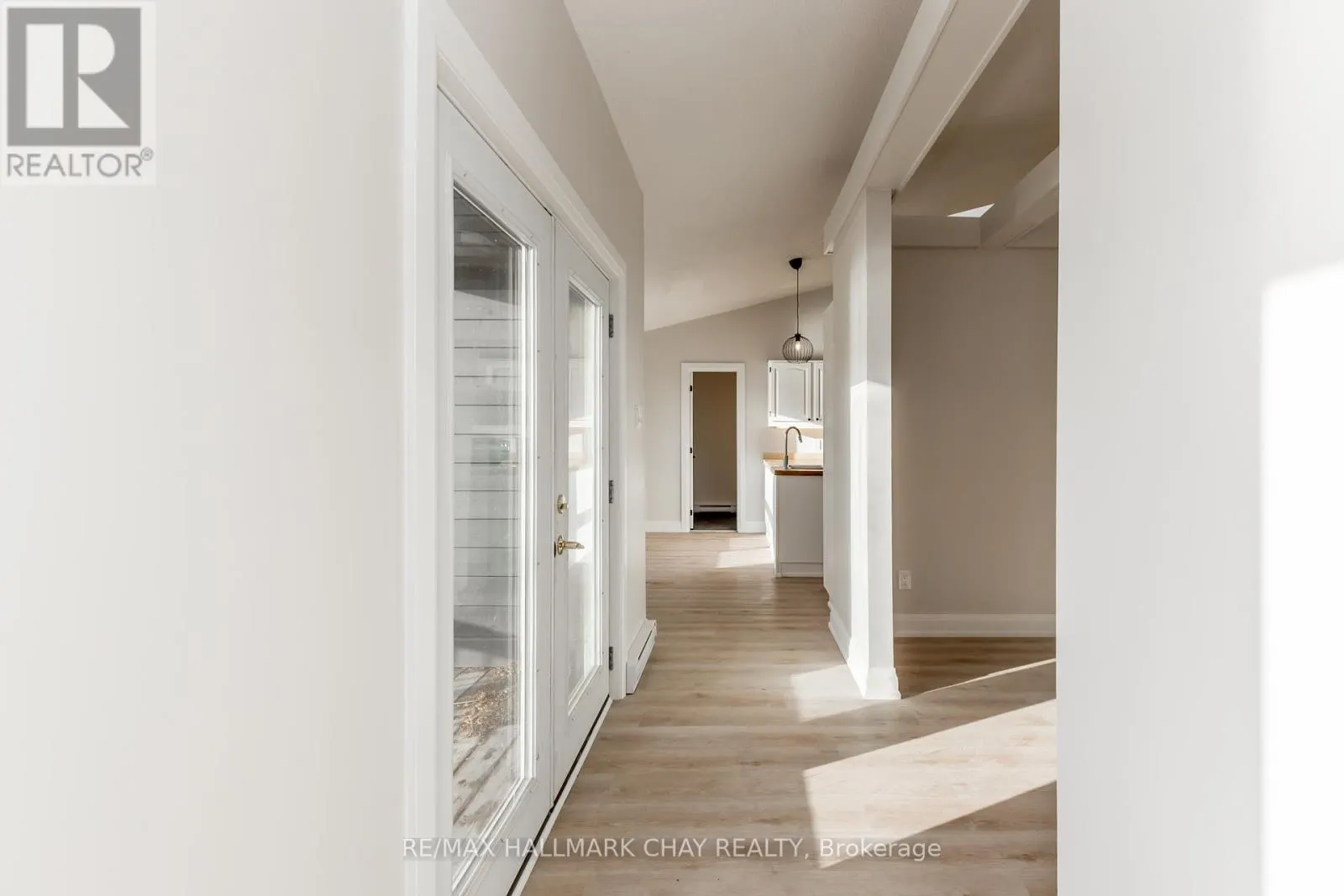 UPPER - 3993 STOUFFVILLE ROAD