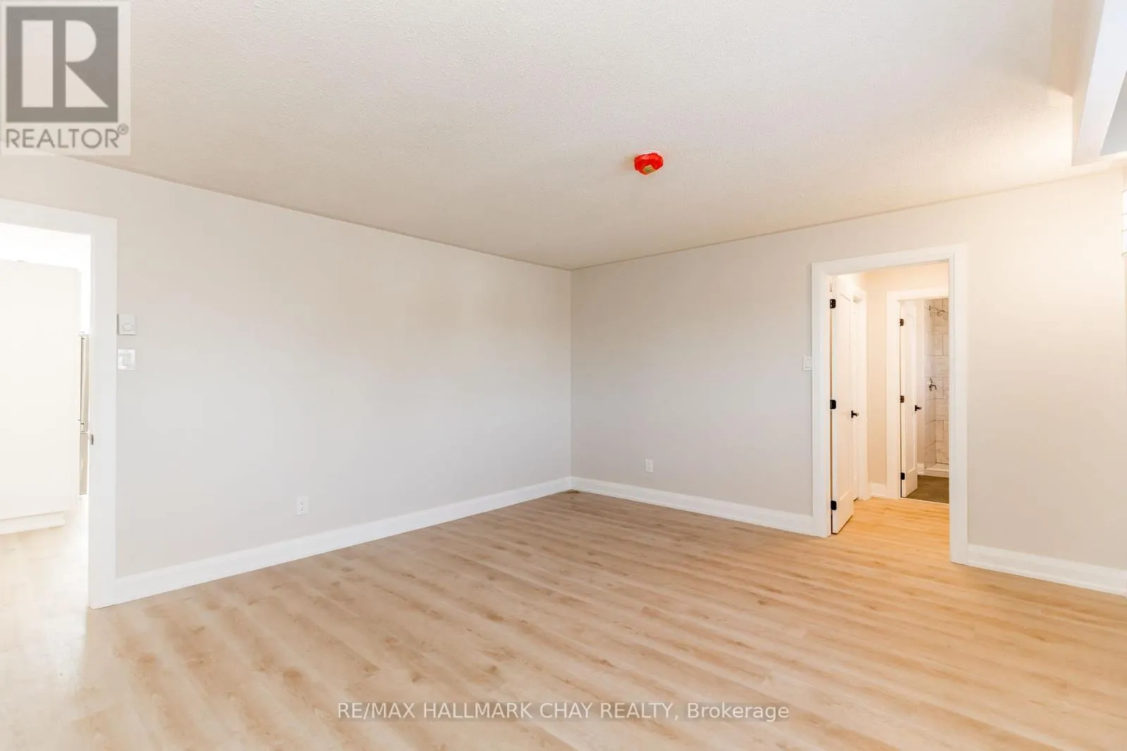 UPPER - 3993 STOUFFVILLE ROAD