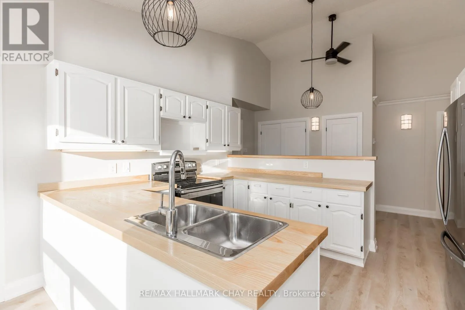 UPPER - 3993 STOUFFVILLE ROAD