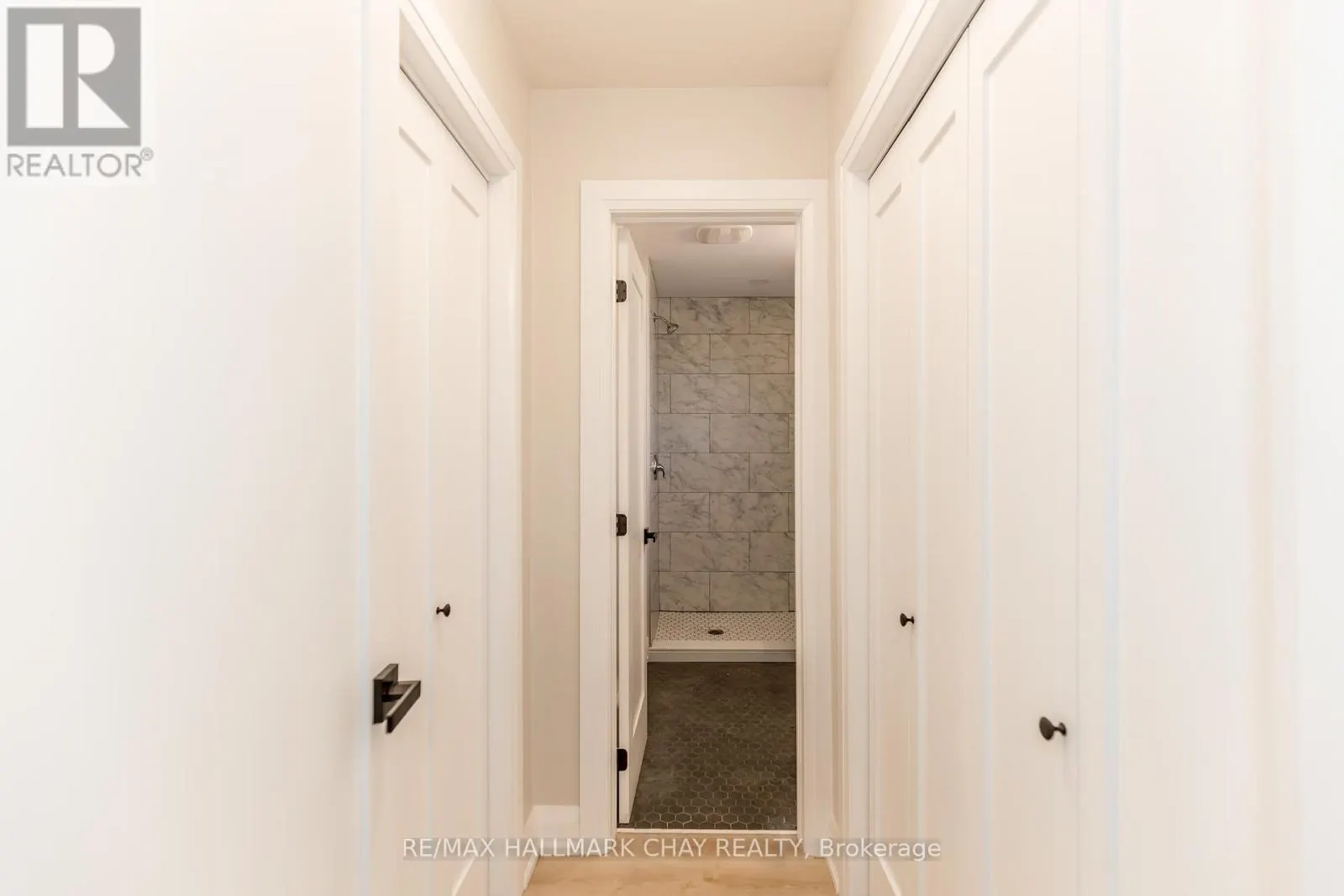 UPPER - 3993 STOUFFVILLE ROAD