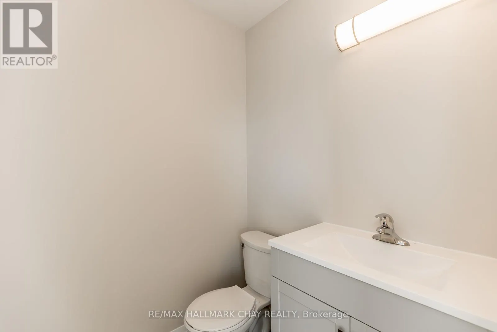 UPPER - 3993 STOUFFVILLE ROAD
